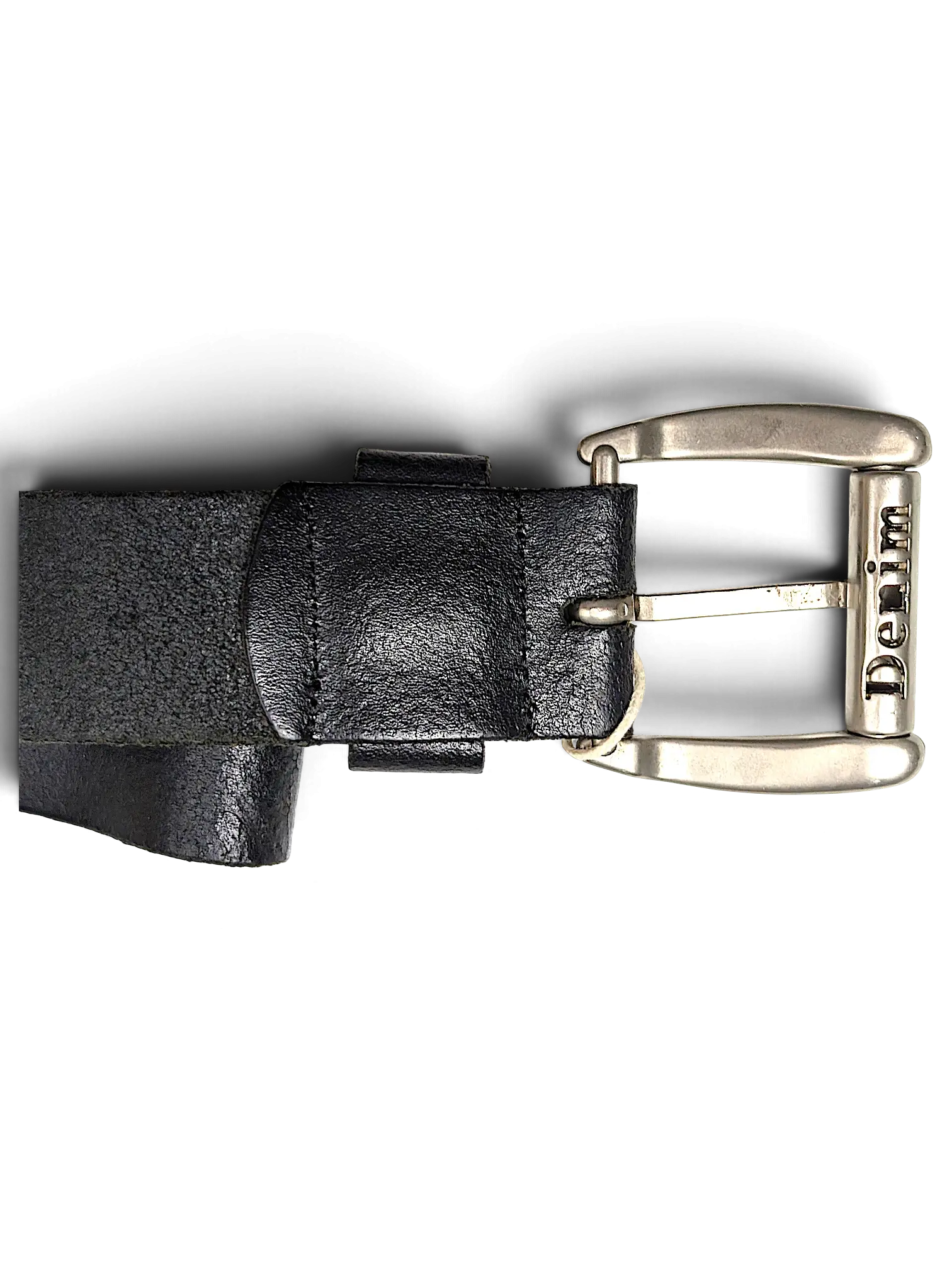 JAKE & IPI black distressed leather belt featuring a silver metal buckle with Denim branding