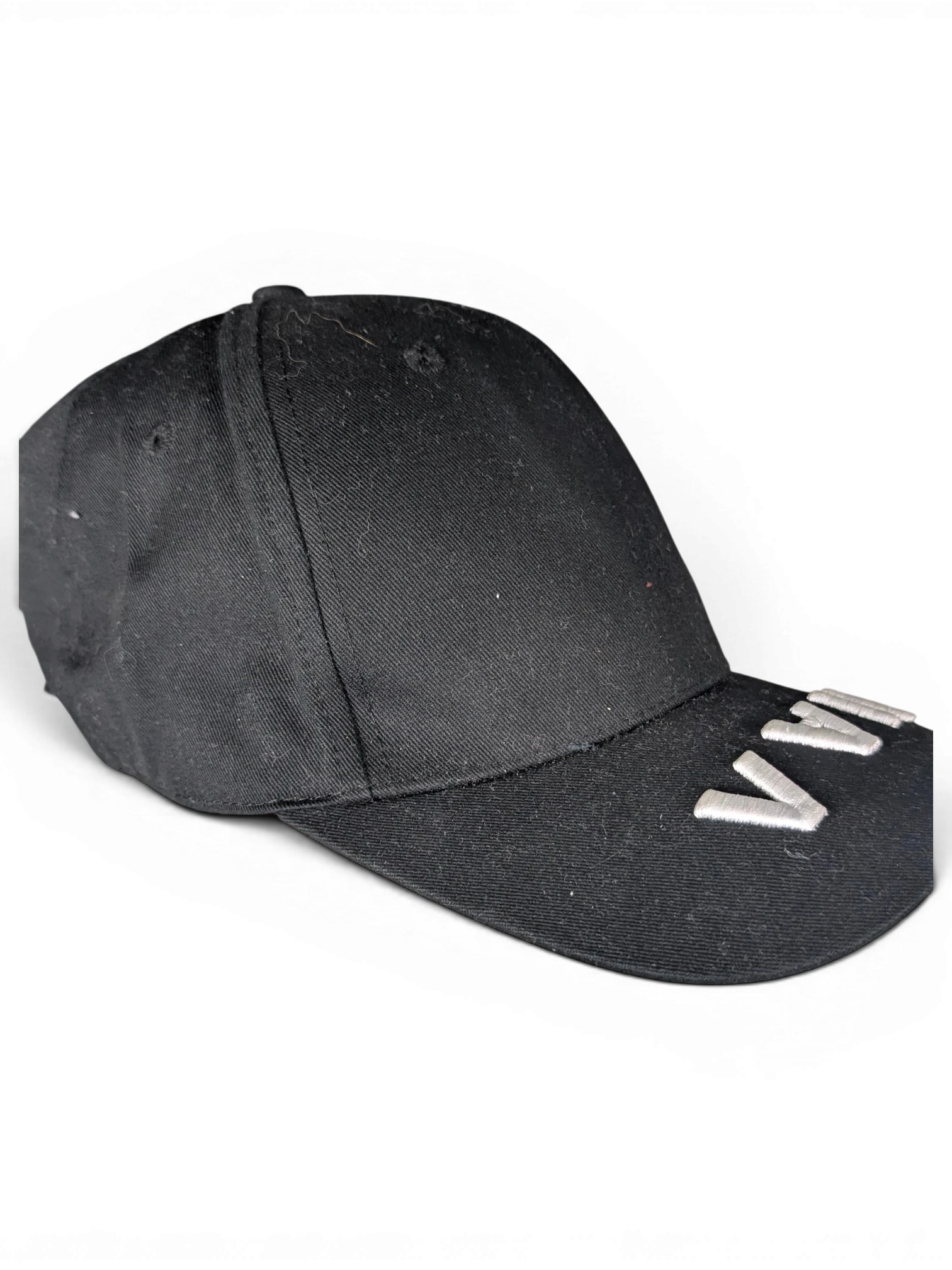 JAKE & IPI black IBE Vain cap with white embroidered lettering on the brim
