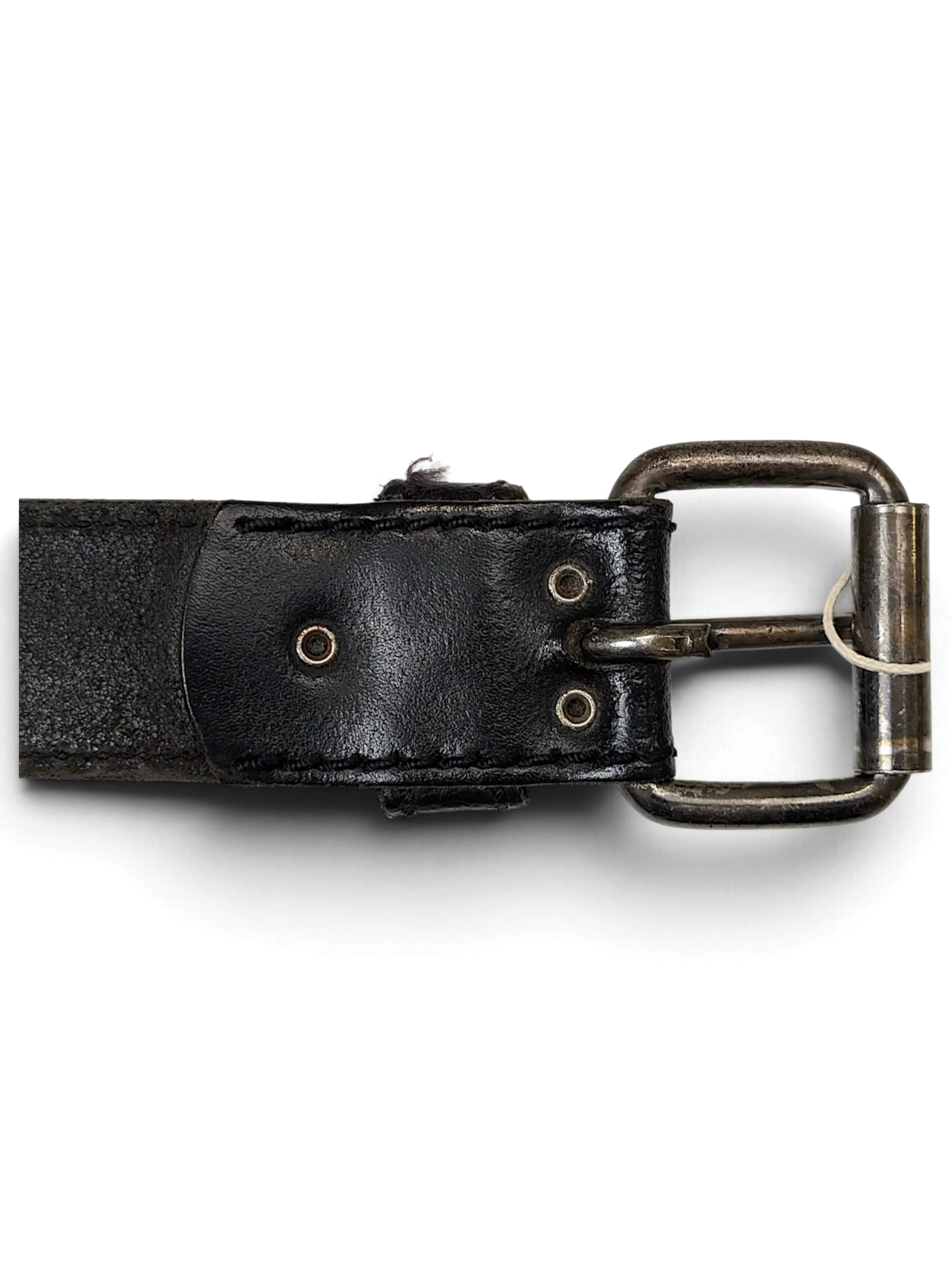JAKE & IPI Lee black leather belt featuring a distressed metal buckle and reinforced stitching detail.