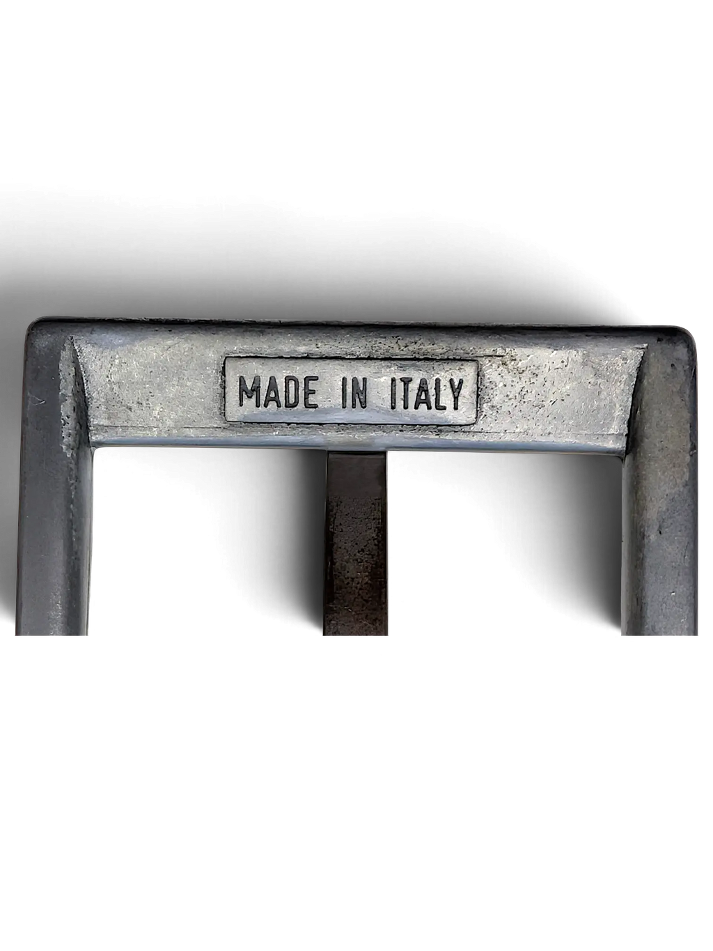 JAKE & IPI Lee black leather belt featuring a metallic buckle with a Made in Italy engraving