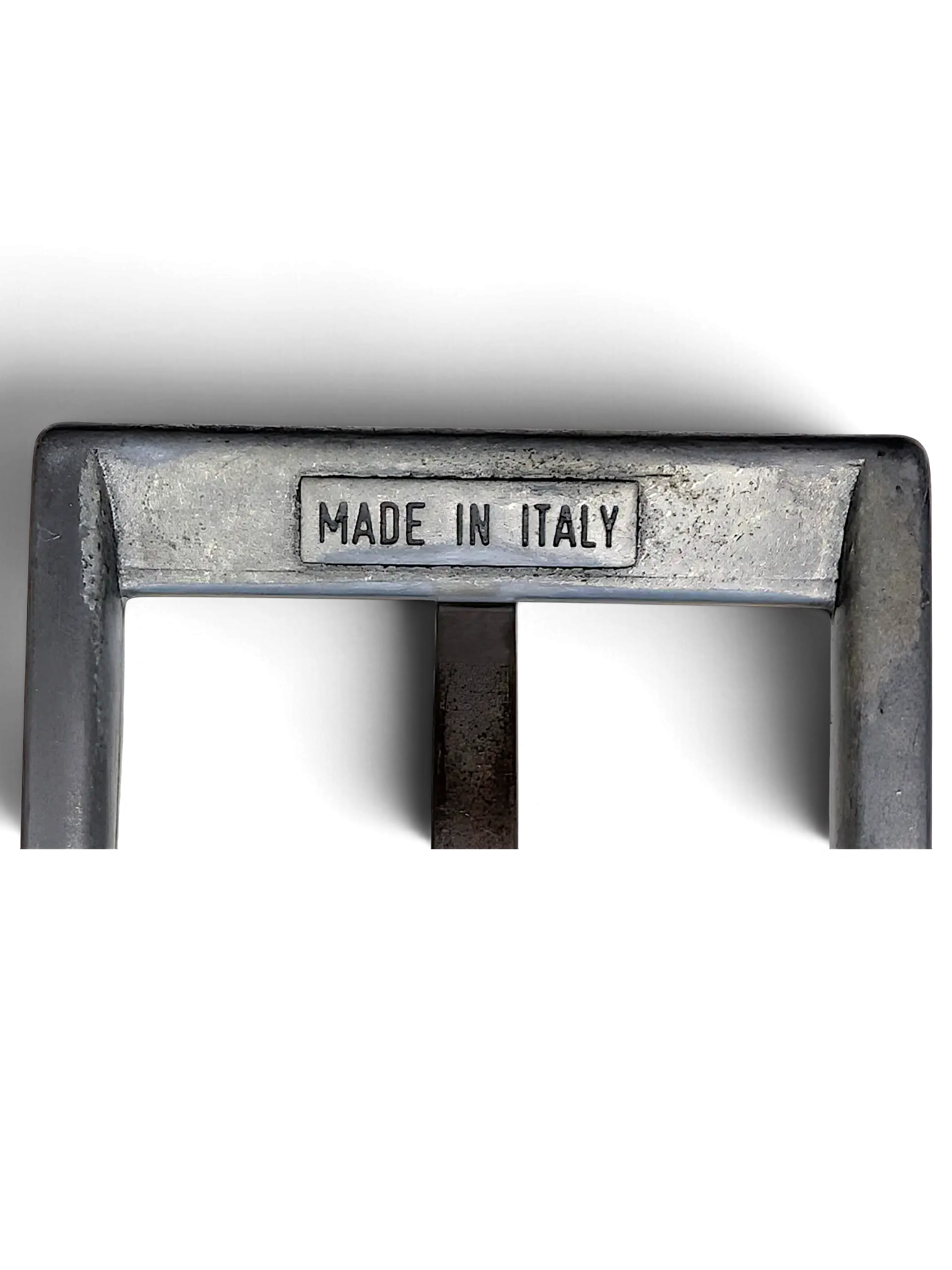 JAKE & IPI Lee black leather belt featuring a metallic buckle with a Made in Italy engraving