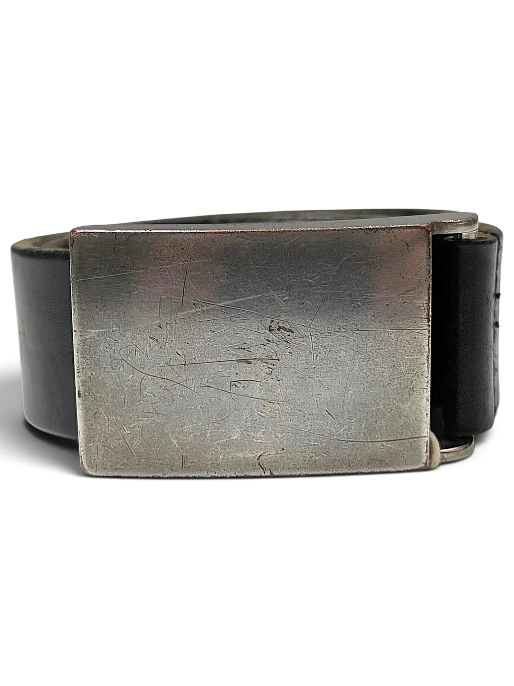 JAKE & IPI Conwell David black leather belt featuring a rectangular brushed metal buckle with a distressed finish.