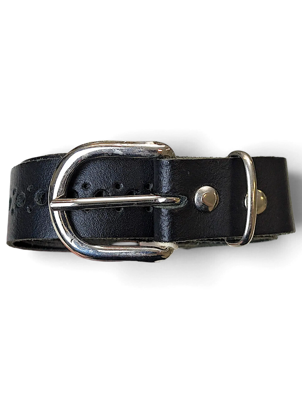 JAKE & IPI black leather belt featuring a silver buckle and decorative hole detailing