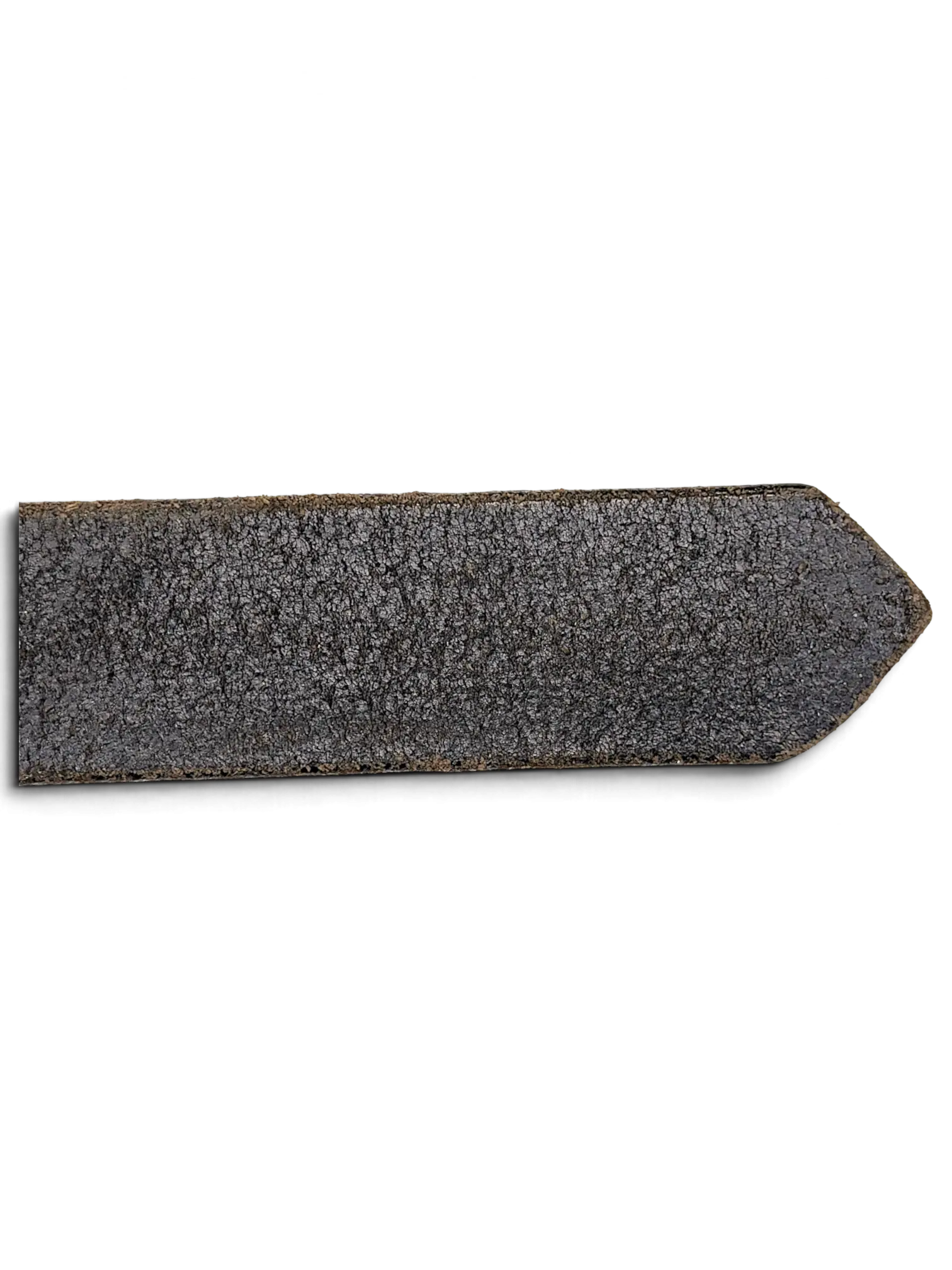 Close-up of the textured black leather tip of a JAKE & IPI belt made in Italy