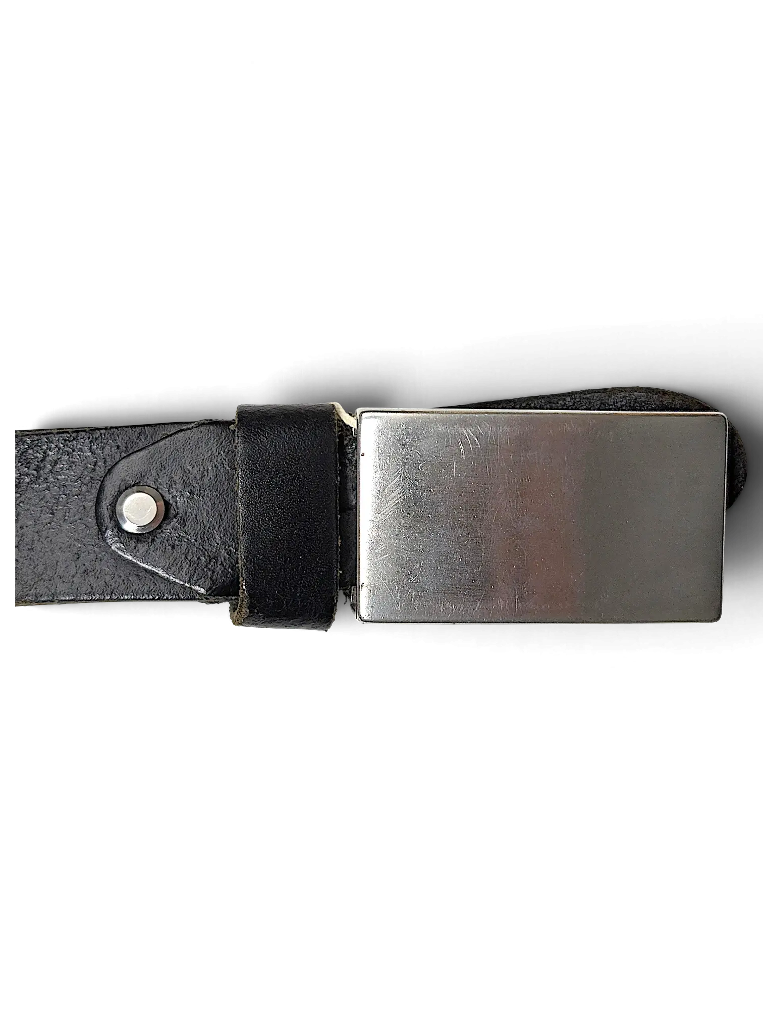 JAKE & IPI Jeans Fritz black leather belt featuring a rectangular silver metal buckle and a single belt loop.