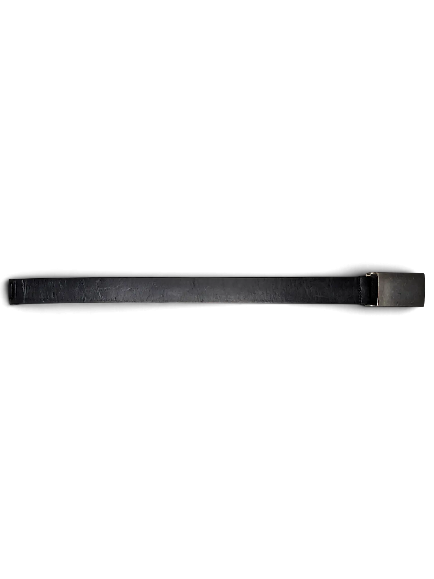 JAKE & IPI Conwell David black leather belt with a metal buckle and attached brand tag on a white background