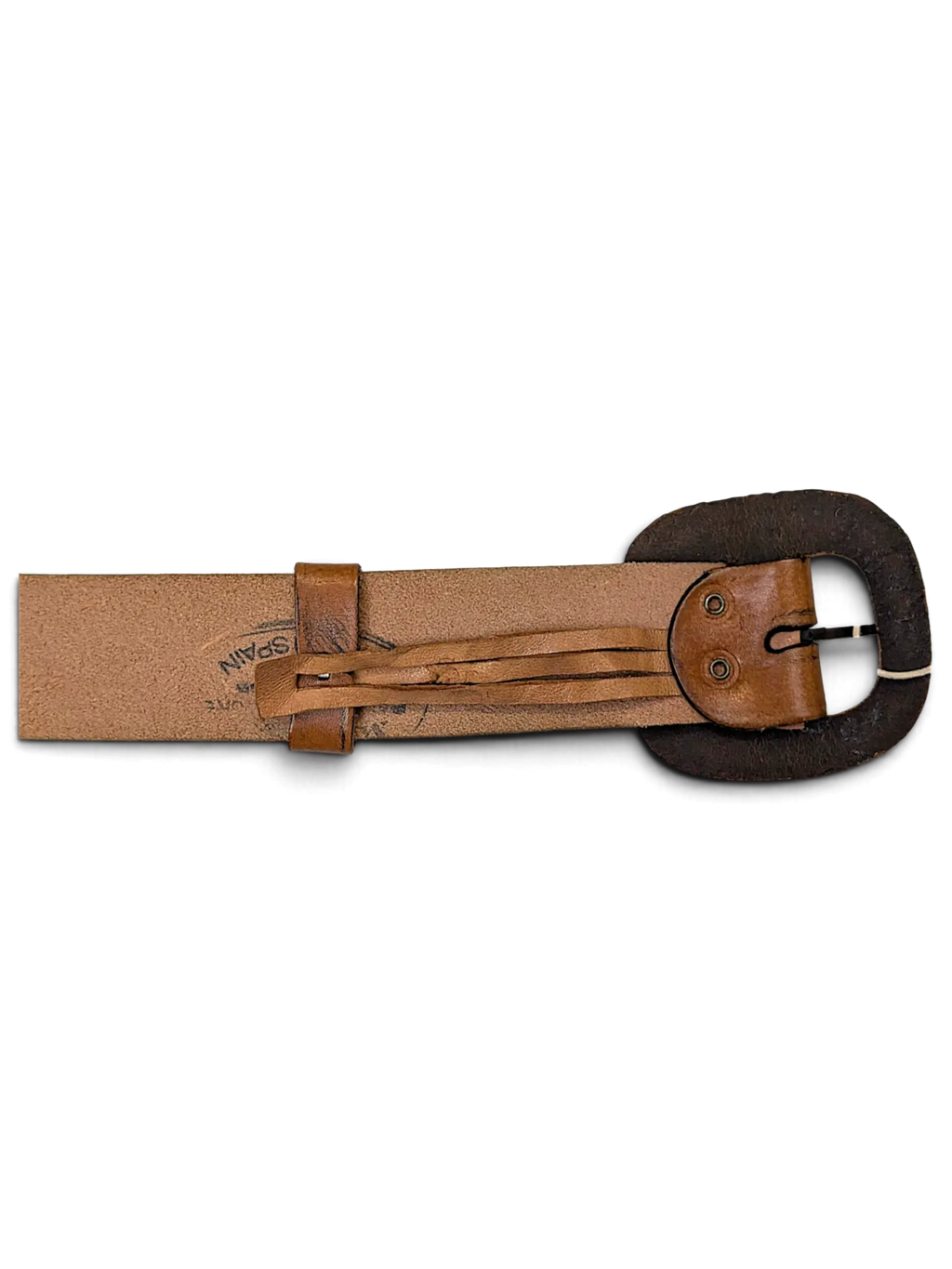 JAKE & IPI brown leather belt with a rustic dark buckle and decorative fringe detail, handcrafted in Spain.