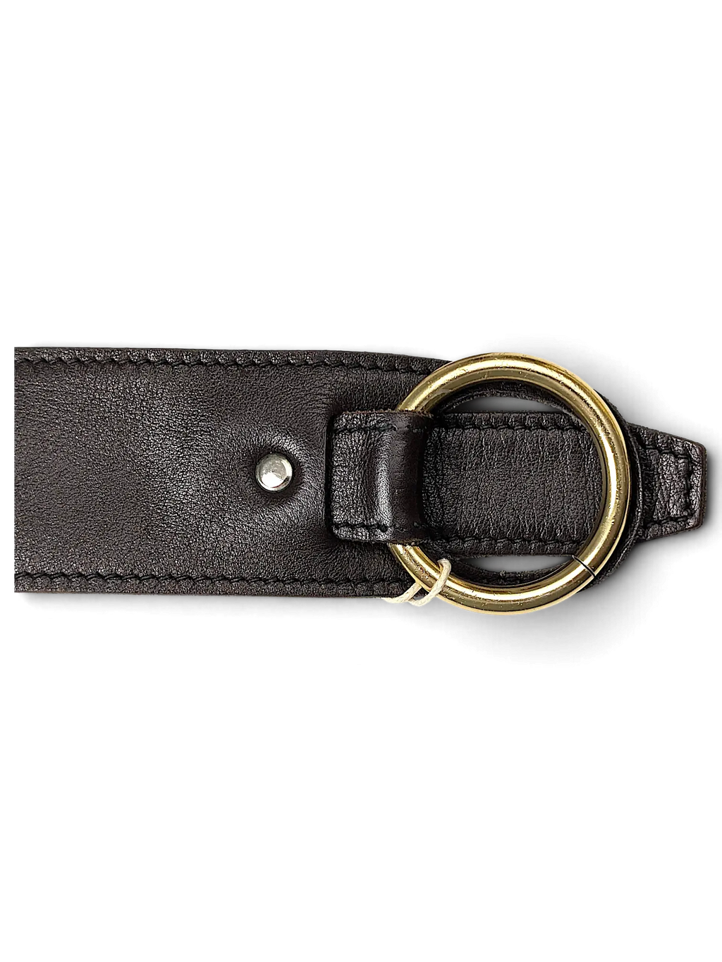 JAKE & IPI brown leather belt featuring a large gold-tone metal ring buckle and detailed contrast stitching