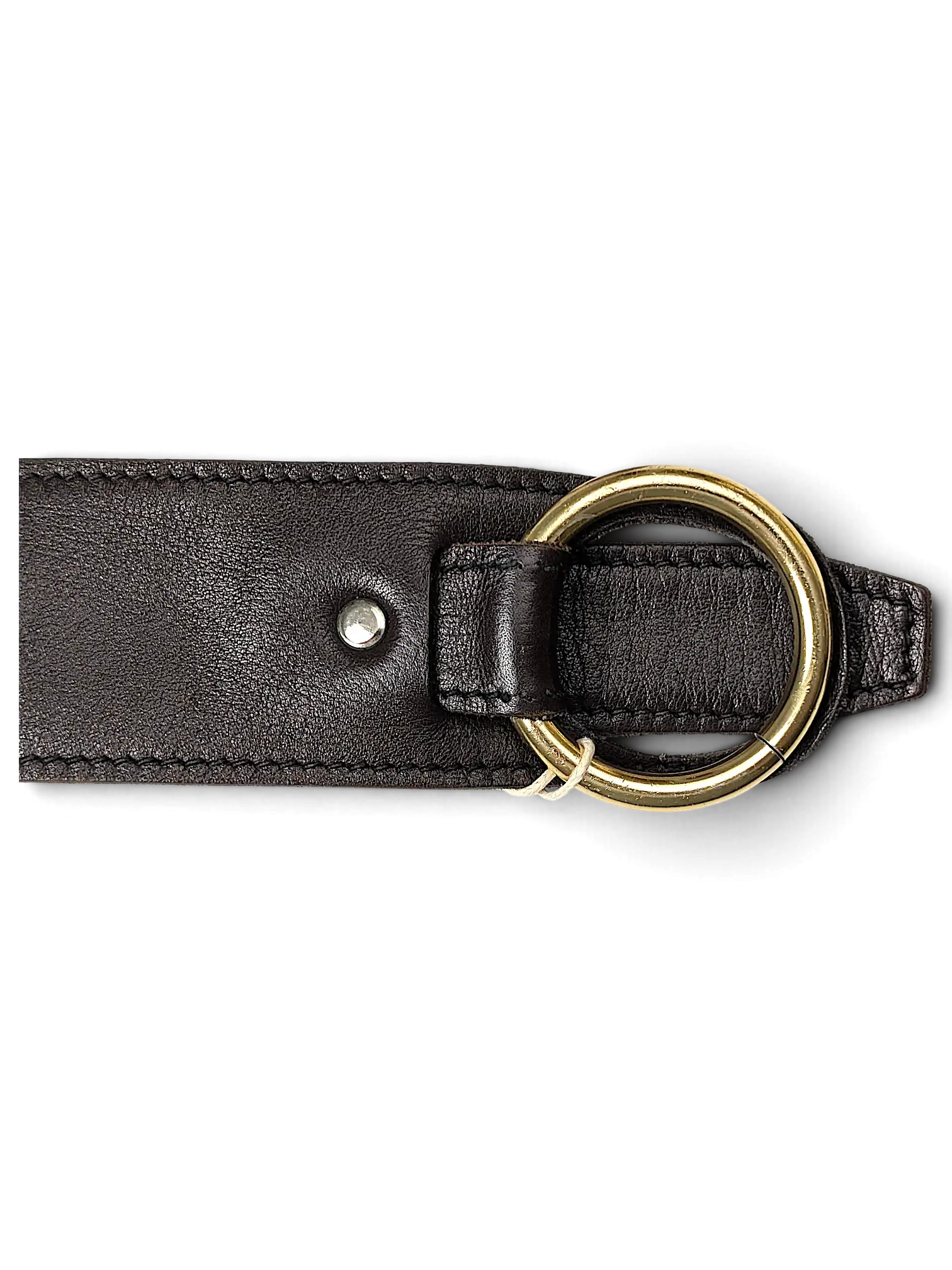 JAKE & IPI brown leather belt featuring a large gold-tone metal ring buckle and detailed contrast stitching