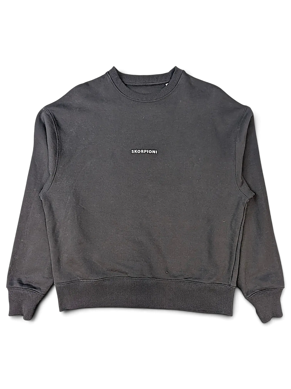JAKE & IPI charcoal grey crewneck sweatshirt with Skorpioni text printed on the chest