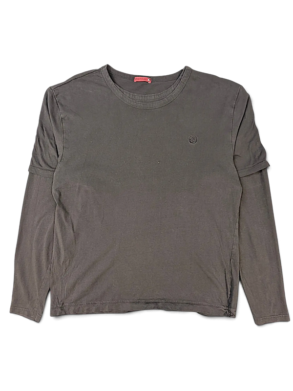 JAKE & IPI IBE Mori Velle charcoal grey long-sleeve cotton t-shirt with a small embroidered logo on the chest.