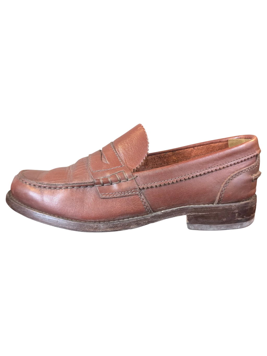JAKE & IPI Clarks brown leather penny loafers with classic moccasin stitching and a low stacked heel.