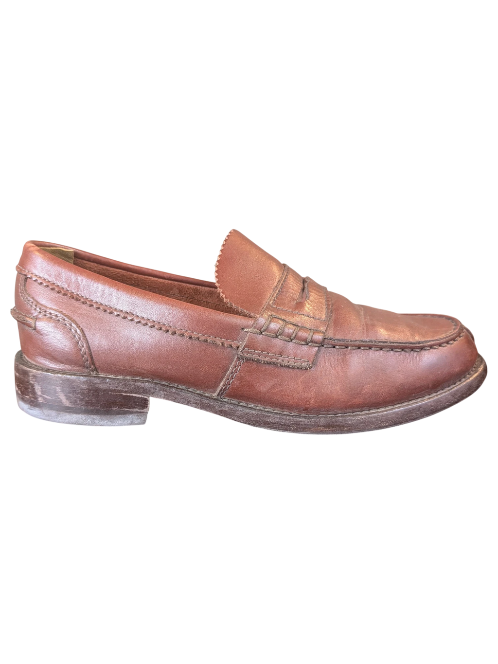 JAKE & IPI Clarks brown leather penny loafers with classic moccasin stitching and a low stacked heel.