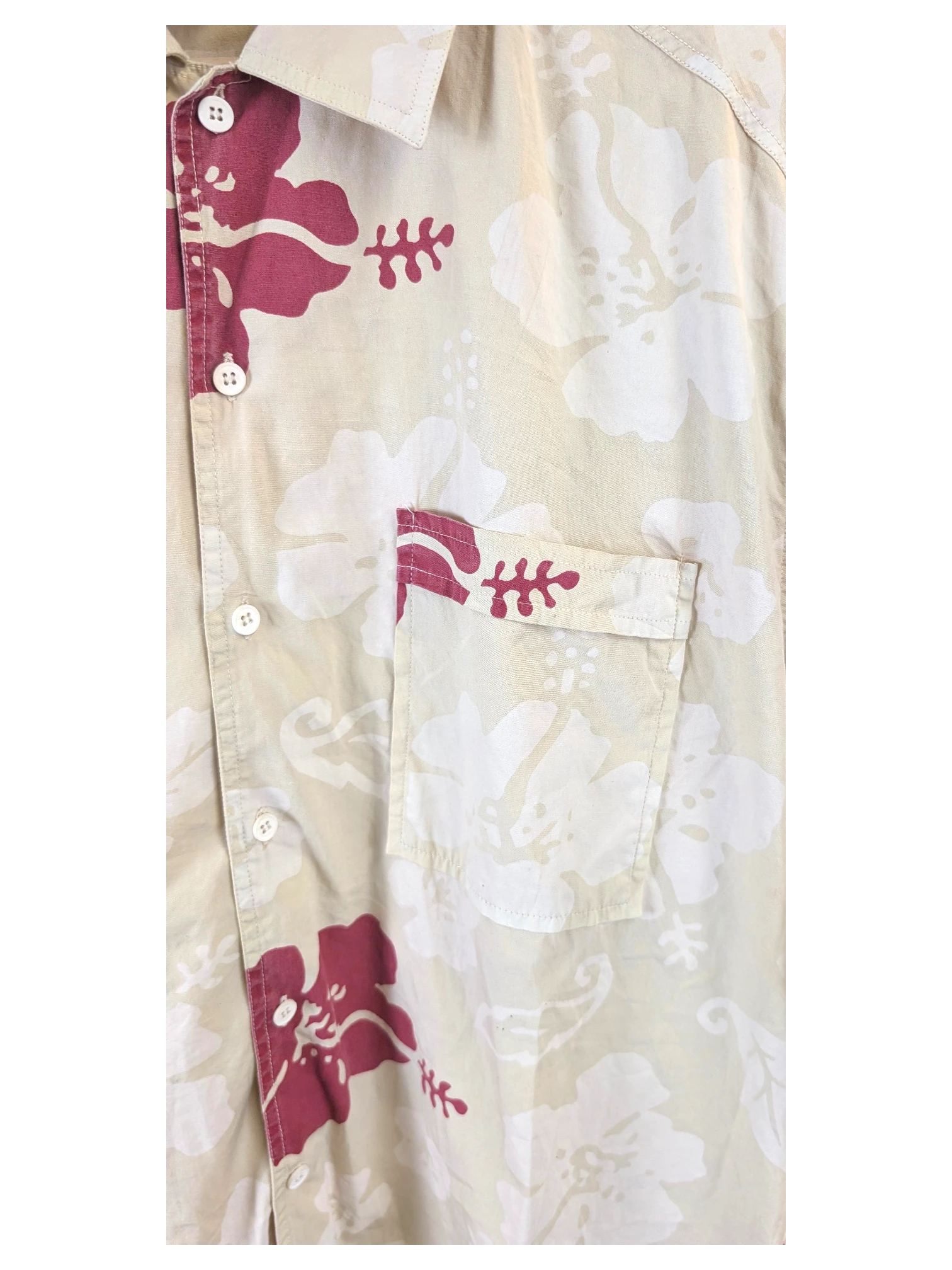 JAKE & IPI Colmar Hawaiian shirt in sage green with a dark purple floral hibiscus print and a front chest pocket.