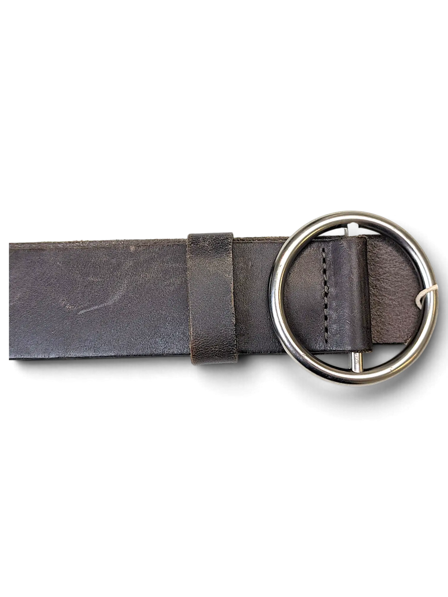 JAKE & IPI Marc O'Polo dark brown leather belt featuring a large circular silver-tone metal buckle