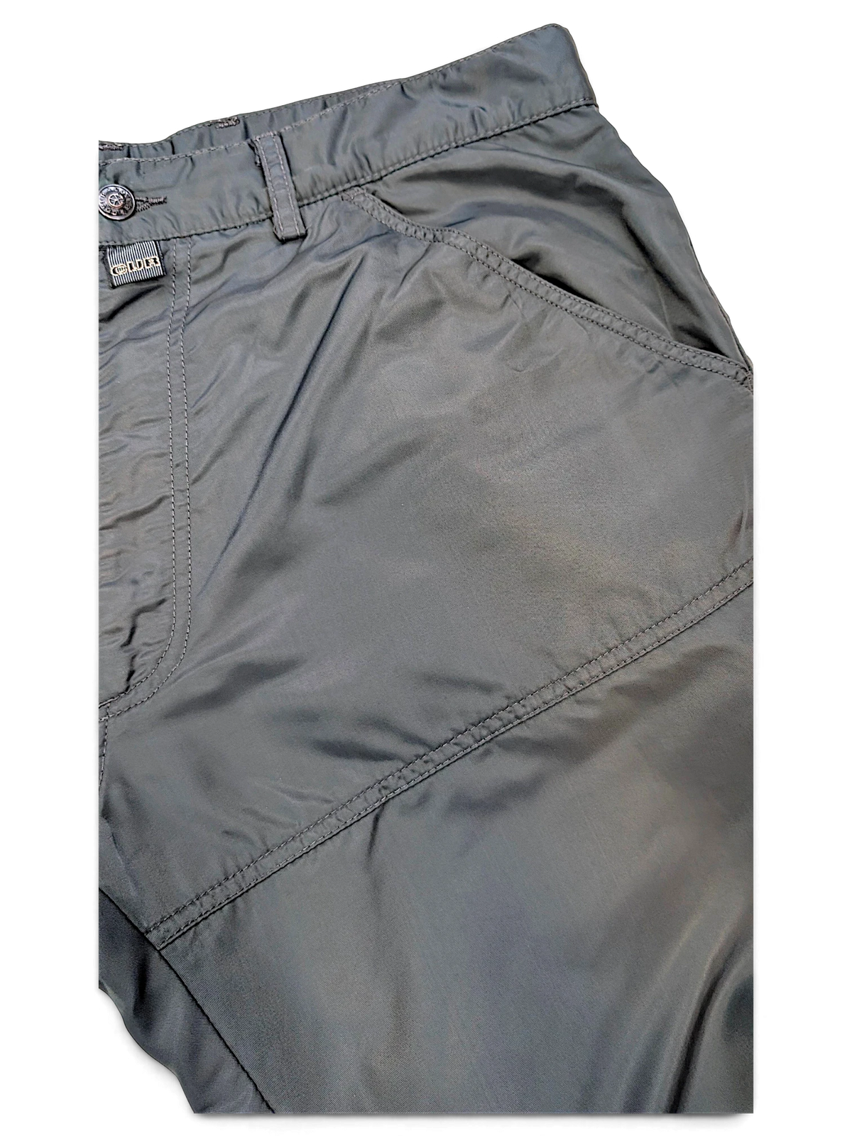 JAKE & IPI dark green cargo pants featuring a button closure, belt loops, and reinforced stitched pockets.
