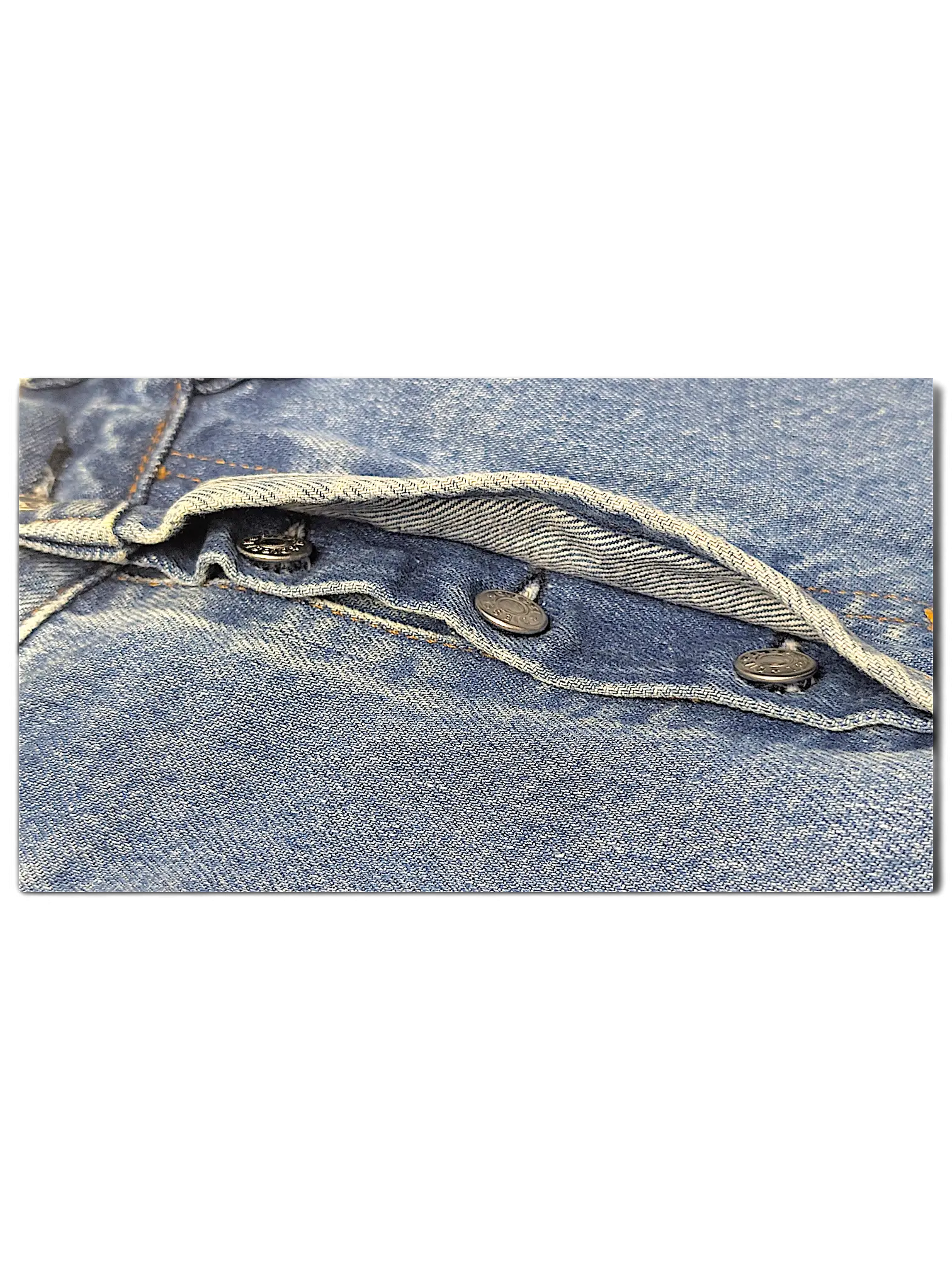 JAKE & IPI Diesel basic blue denim jeans featuring a classic button fly closure and durable cotton fabric.