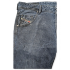 JAKE & IPI Diesel Krayer W32 blue denim jeans featuring a classic five-pocket construction and metal rivets.