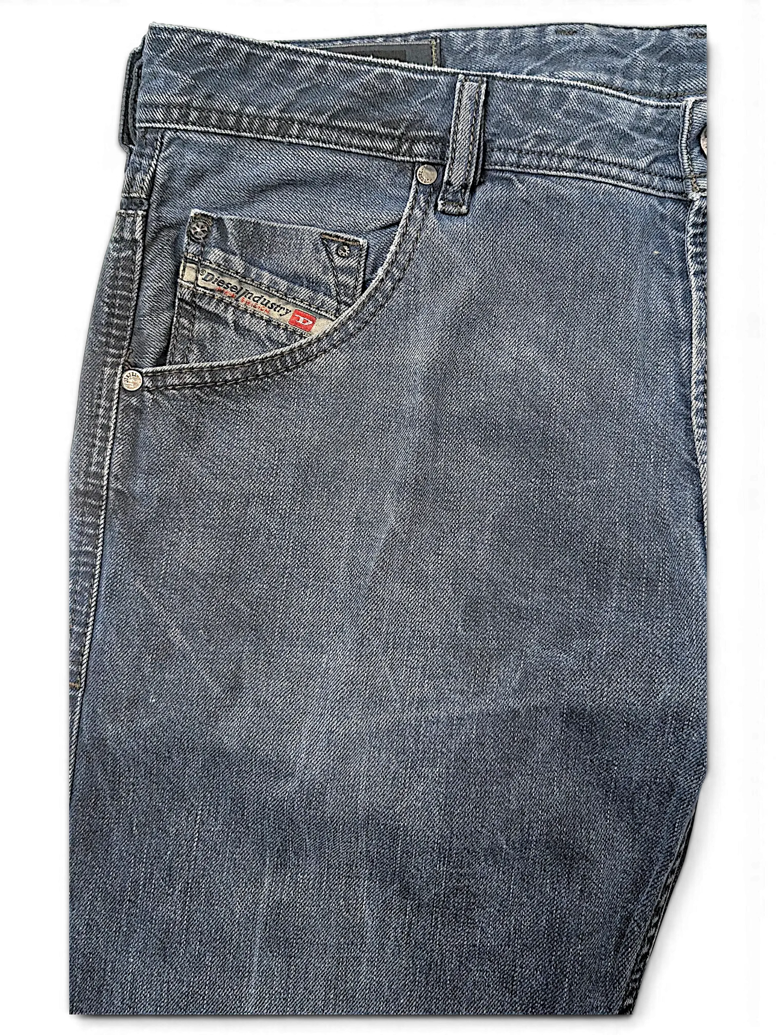 JAKE & IPI Diesel Krayer W32 blue denim jeans featuring a classic five-pocket construction and metal rivets.
