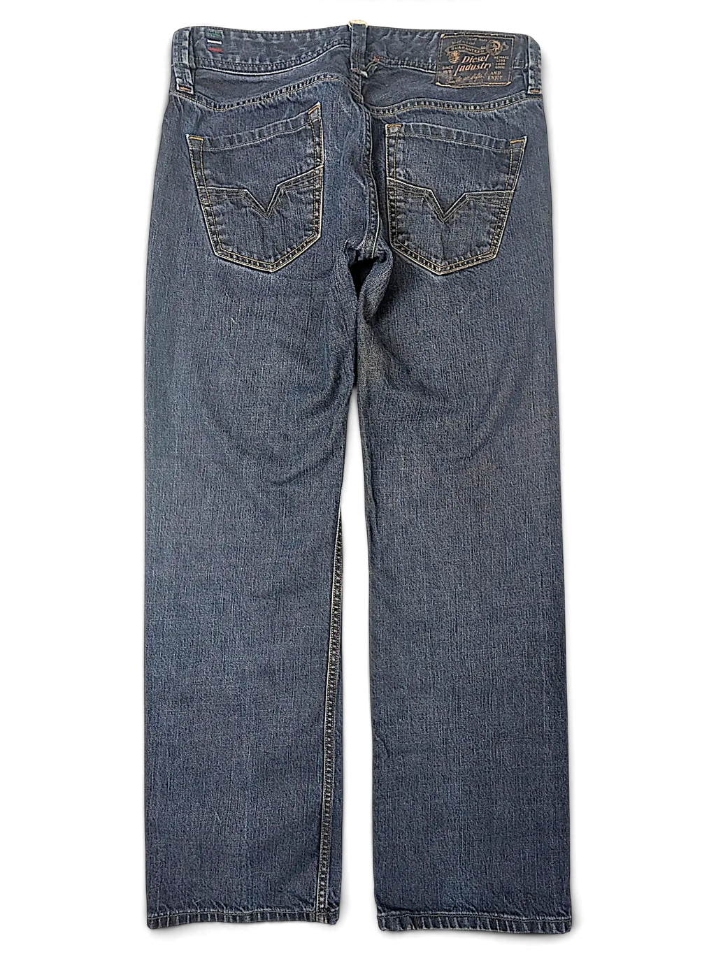 JAKE & IPI Diesel Larkee blue denim jeans with classic five-pocket construction and back pocket stitching detail.
