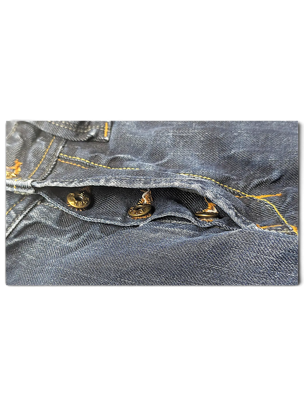 JAKE & IPI Diesel Larkee dark blue denim jeans featuring a classic button fly closure with branded metal buttons.