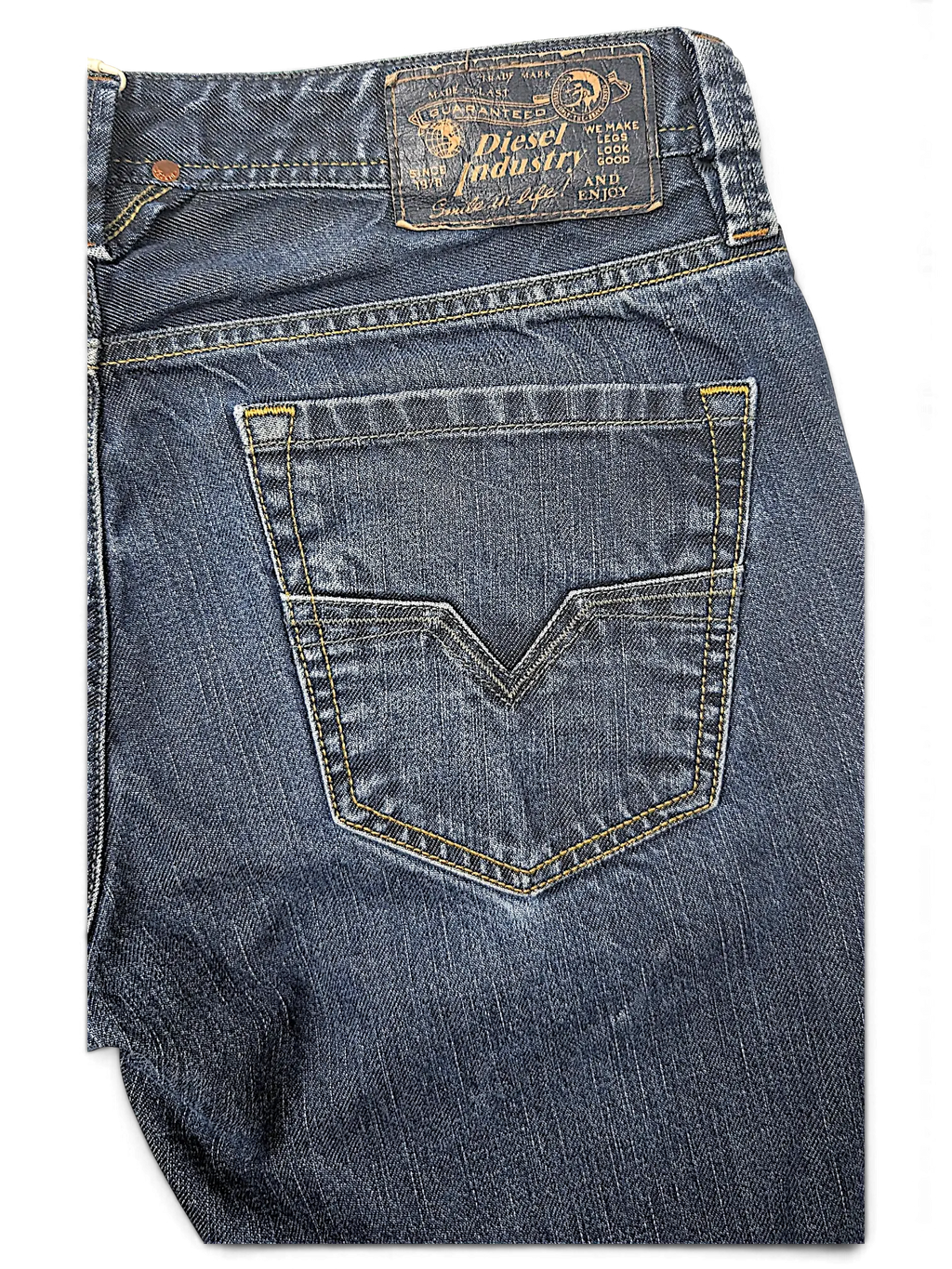 JAKE & IPI Diesel Larkee jeans featuring dark blue denim, classic five-pocket design, and branded leather back patch.