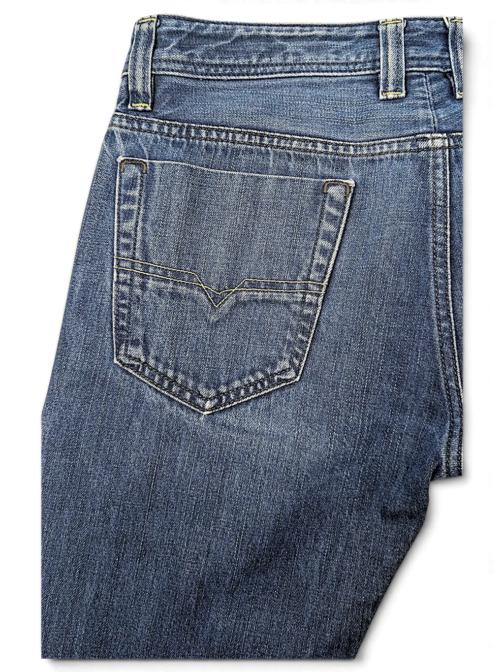 JAKE & IPI Diesel Vikerback blue denim jeans featuring a classic five-pocket design with contrast stitching.