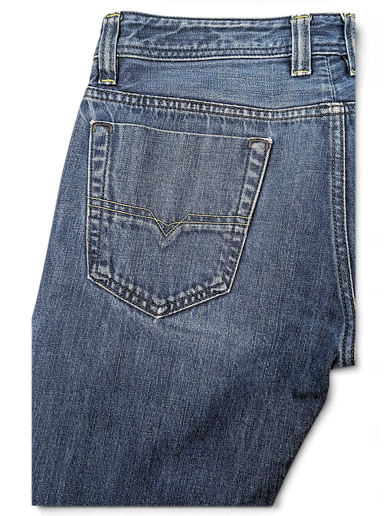 JAKE & IPI Diesel Vikerback blue denim jeans featuring a classic five-pocket design with contrast stitching.