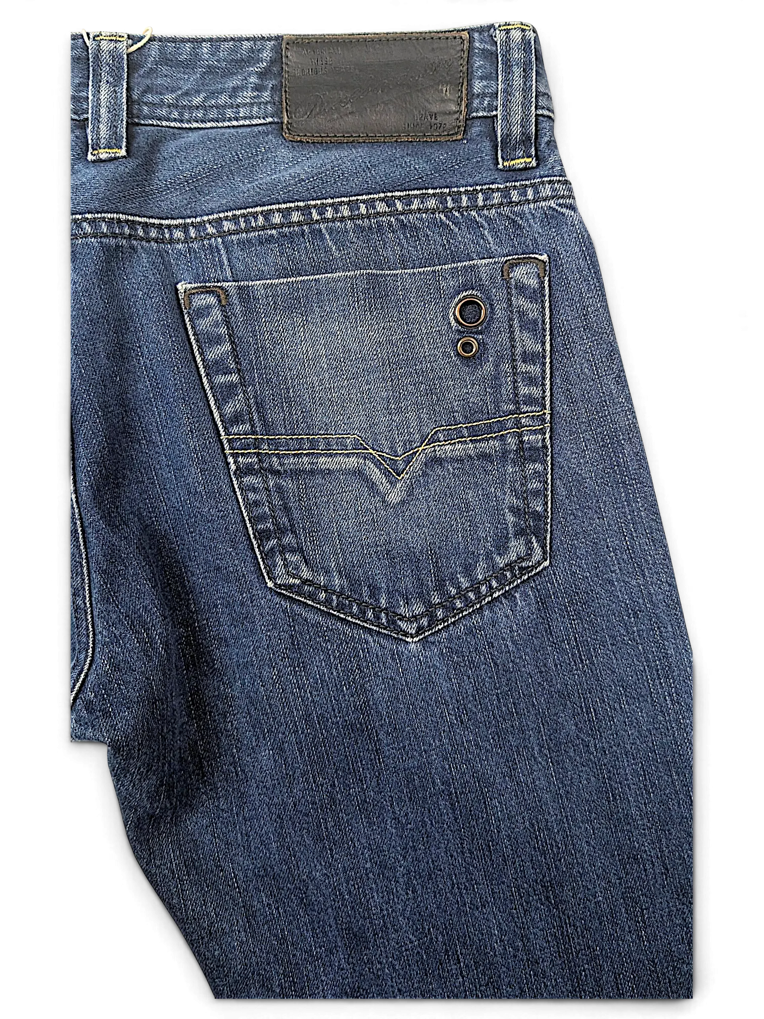 JAKE & IPI Diesel Vikerback blue denim jeans featuring a classic five-pocket design and leather back waist patch.