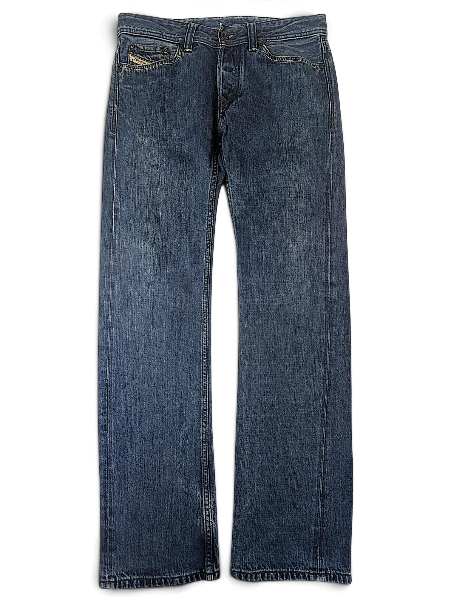JAKE & IPI Diesel Vikerback blue denim jeans with classic five-pocket construction and straight leg fit.