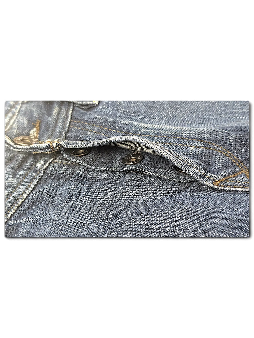 JAKE & IPI Diesel Vikerback blue denim jeans featuring a classic button fly closure and durable stitching detail.