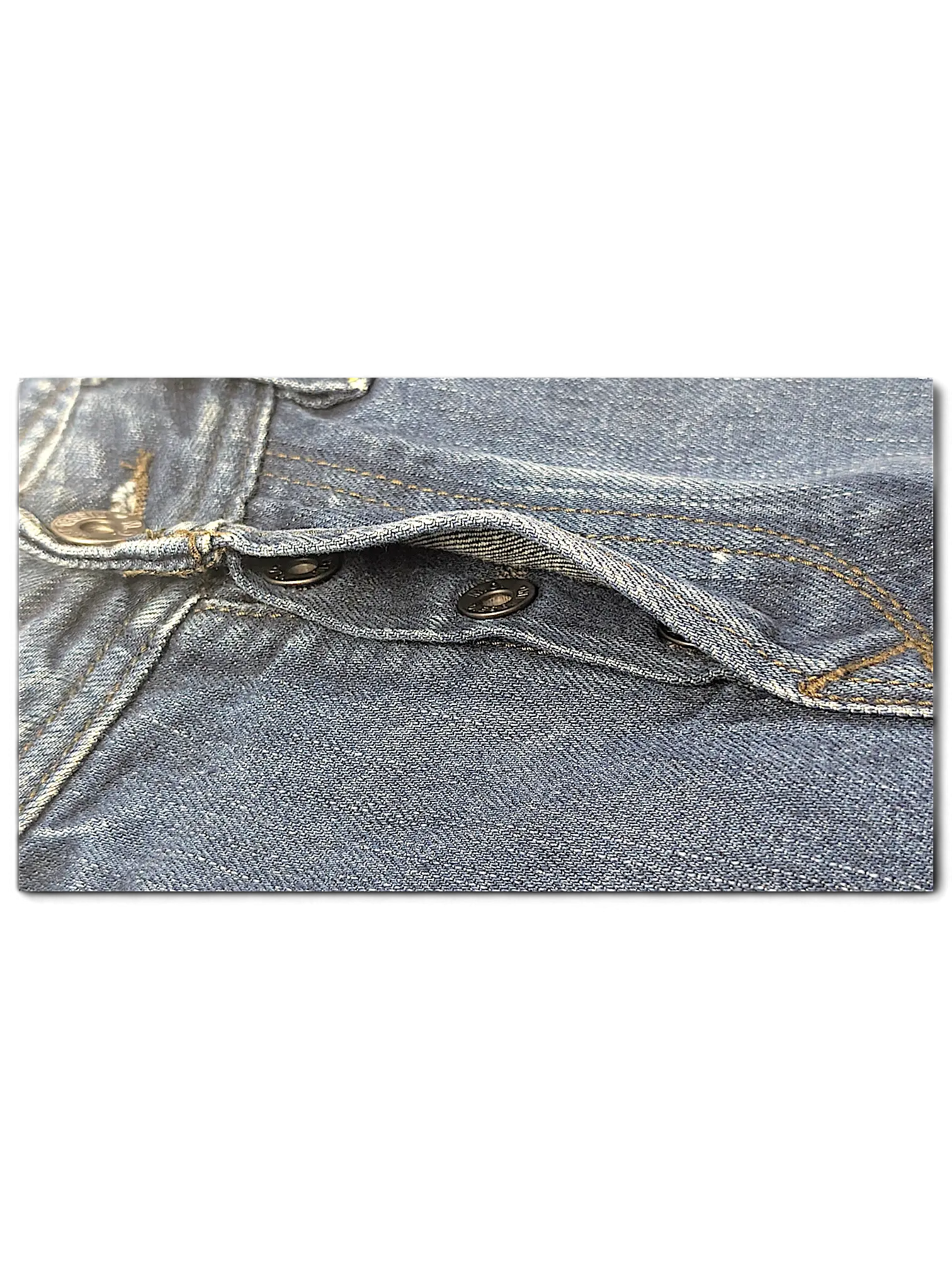 JAKE & IPI Diesel Vikerback blue denim jeans featuring a classic button fly closure and durable stitching detail.