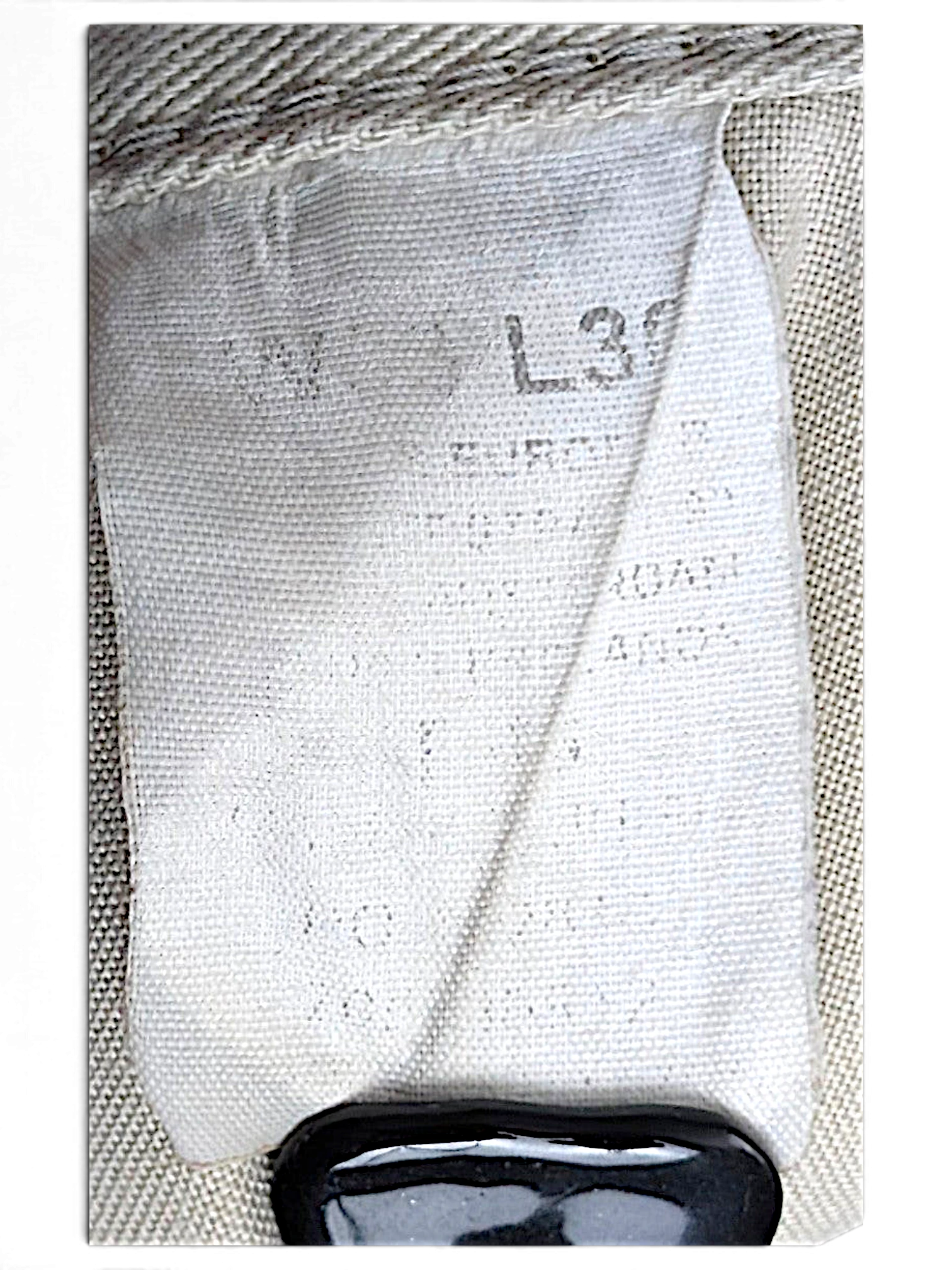 JAKE & IPI Dockers beige pleated chinos size label showing W33 L30 on cotton fabric