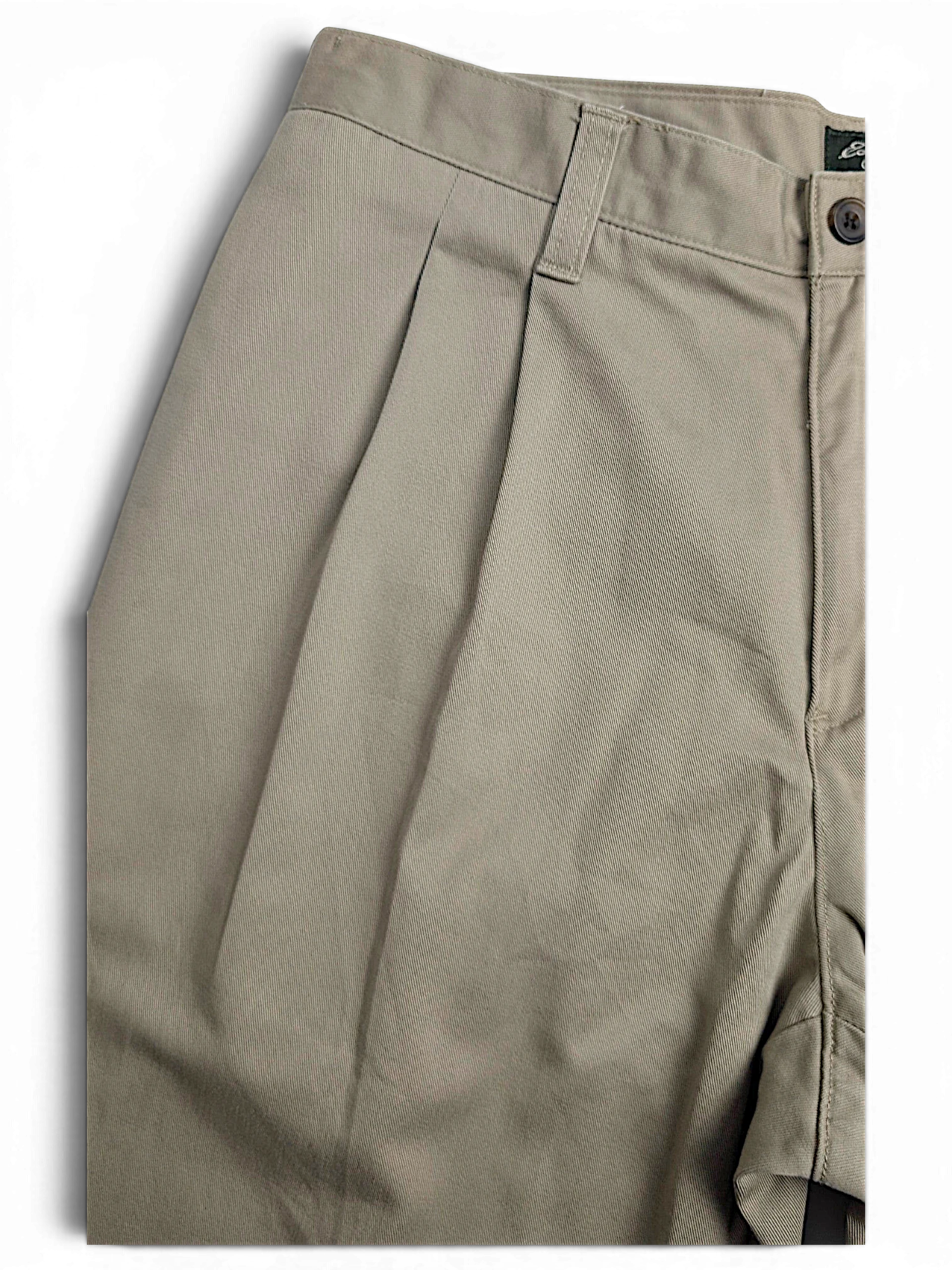 JAKE & IPI Eddie Bauer beige cotton pleated chinos with classic fit and wrinkle-resistant finish