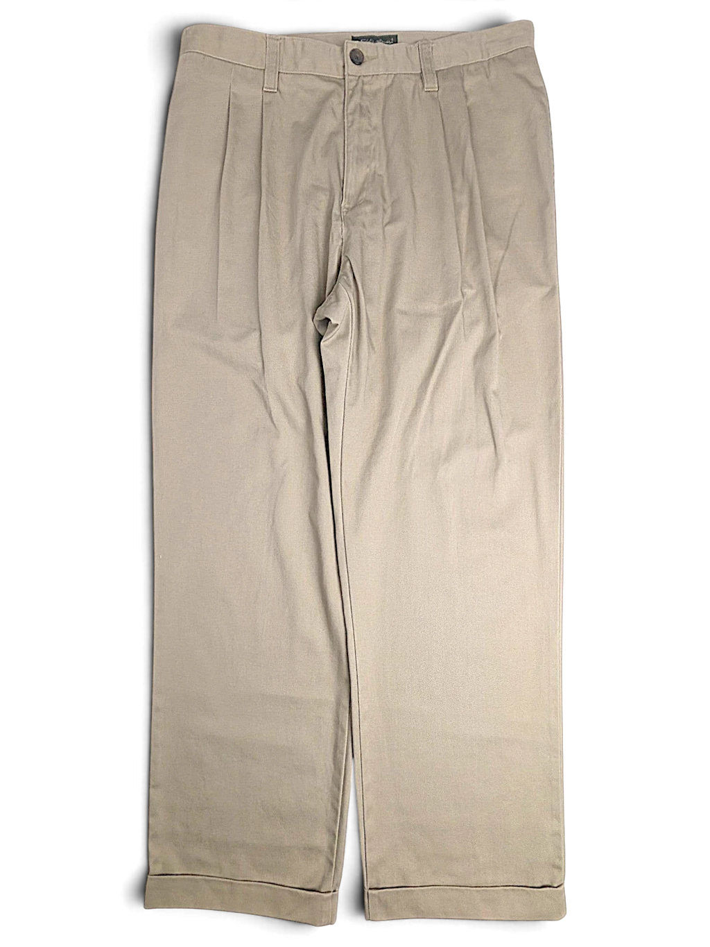 JAKE & IPI pre-owned Eddie Bauer beige cotton pleated chinos with a classic fit and wrinkle-resistant finish.