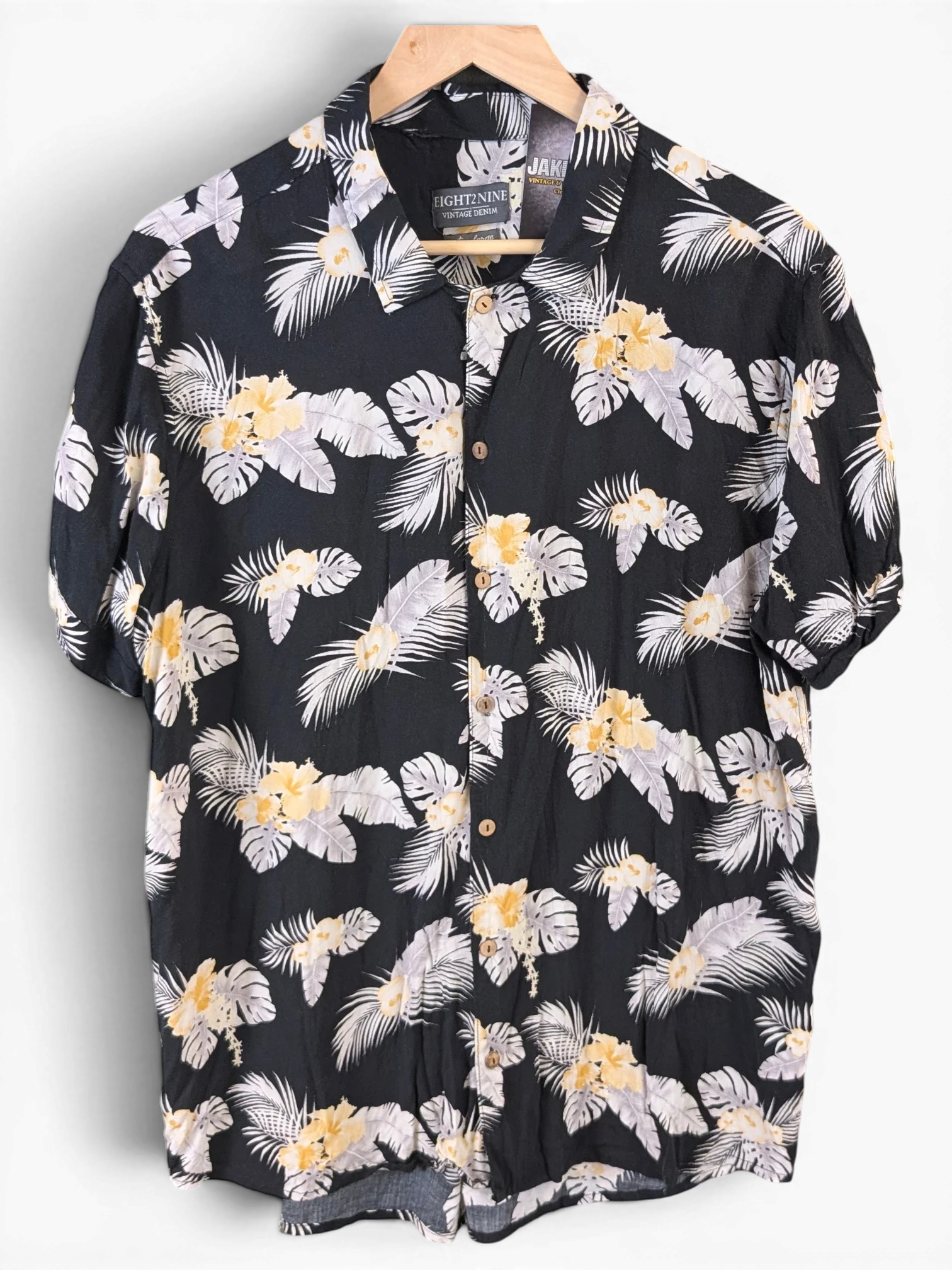 JAKE & IPI Eight2Nine black Hawaiian shirt with yellow and white tropical floral print and button-down front
