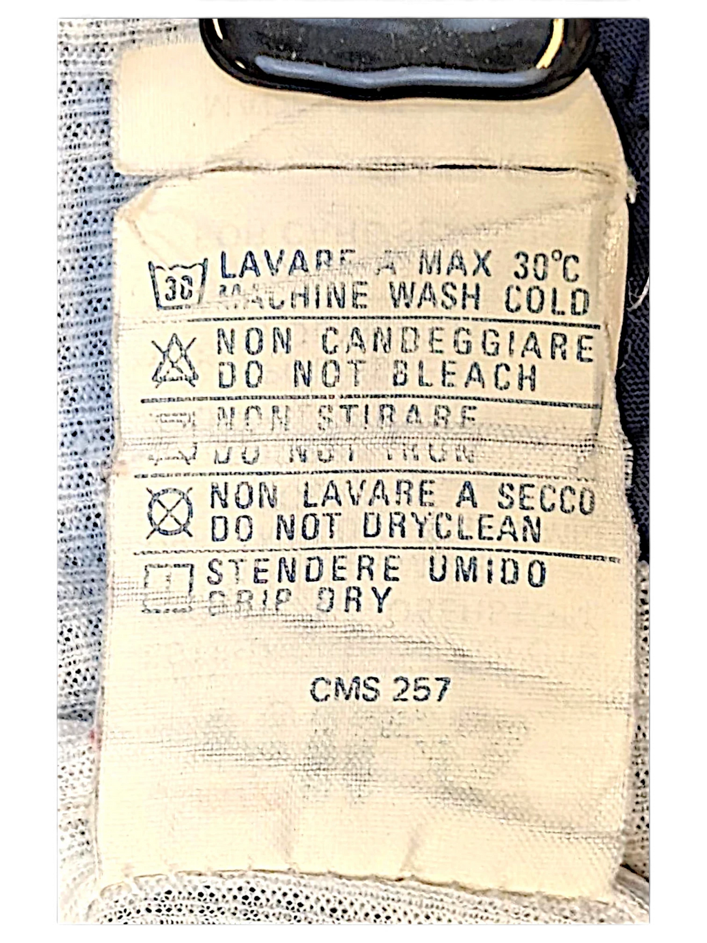 JAKE & IPI Fila track pants care label with washing instructions in English and Italian