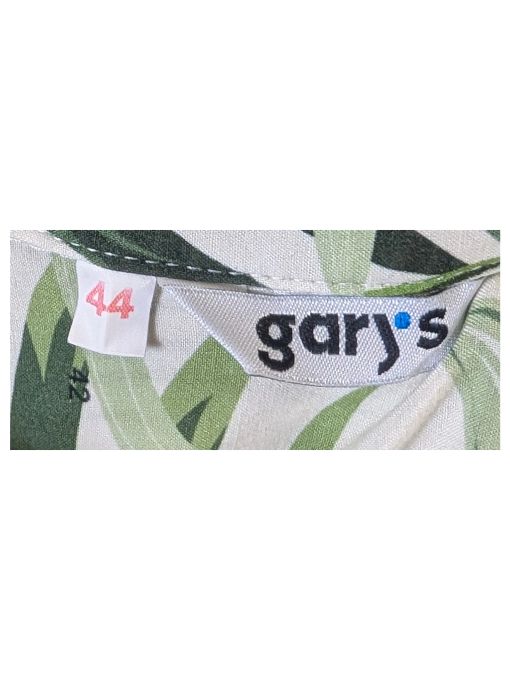JAKE & IPI Gary's Hawaiian shirt with green leaf print pattern on white fabric, size 44, missing a button.