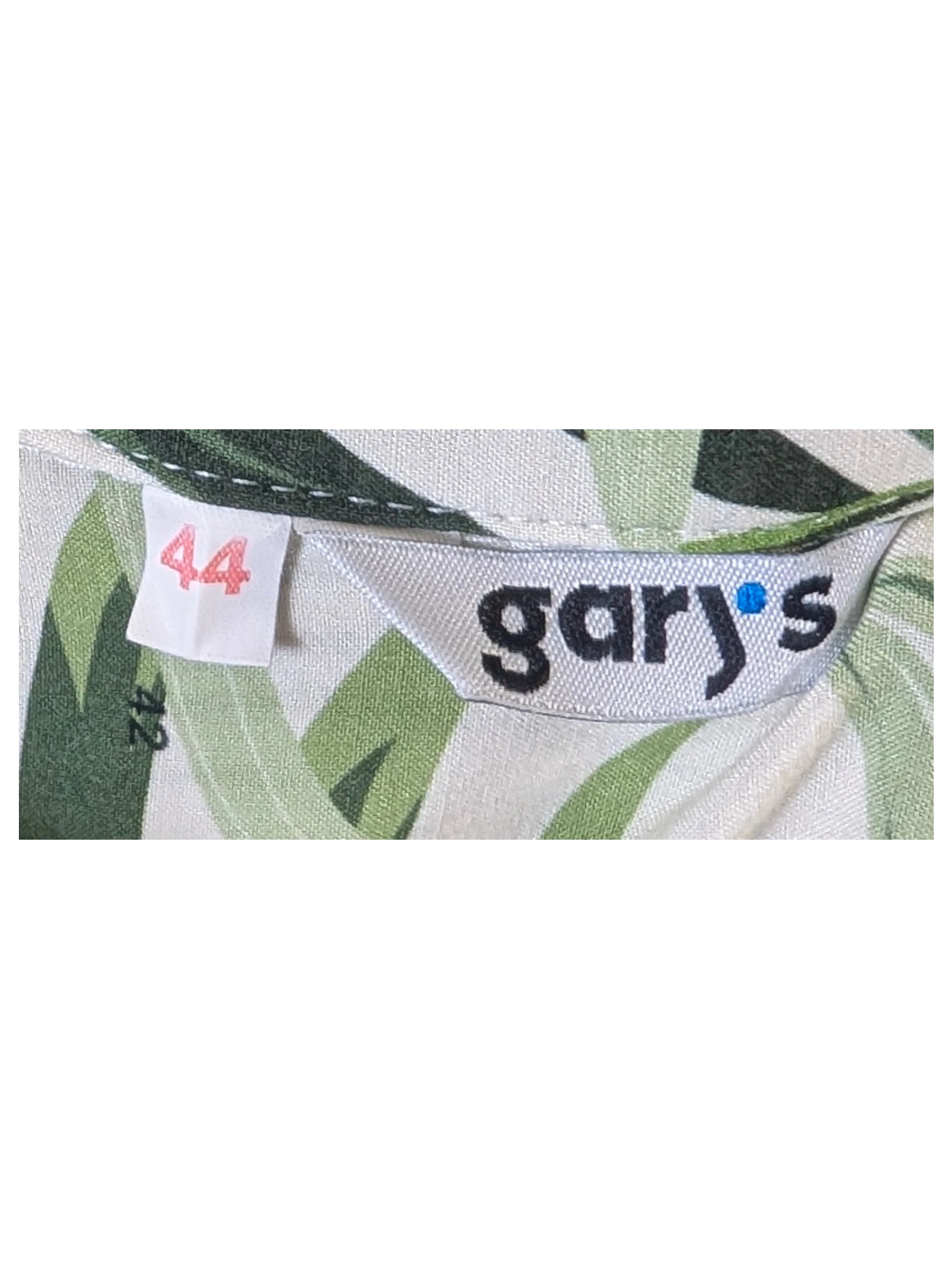 JAKE & IPI Gary's Hawaiian shirt with green leaf print pattern on white fabric, size 44, missing a button.