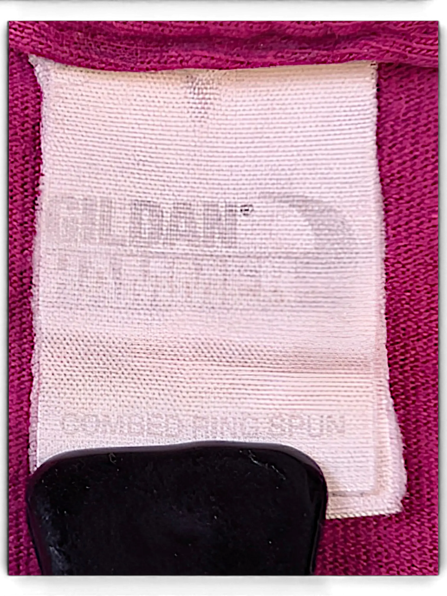 JAKE & IPI IBE Diggers Gym T-Shirt interior Gildan ring spun cotton label in dark magenta fabric