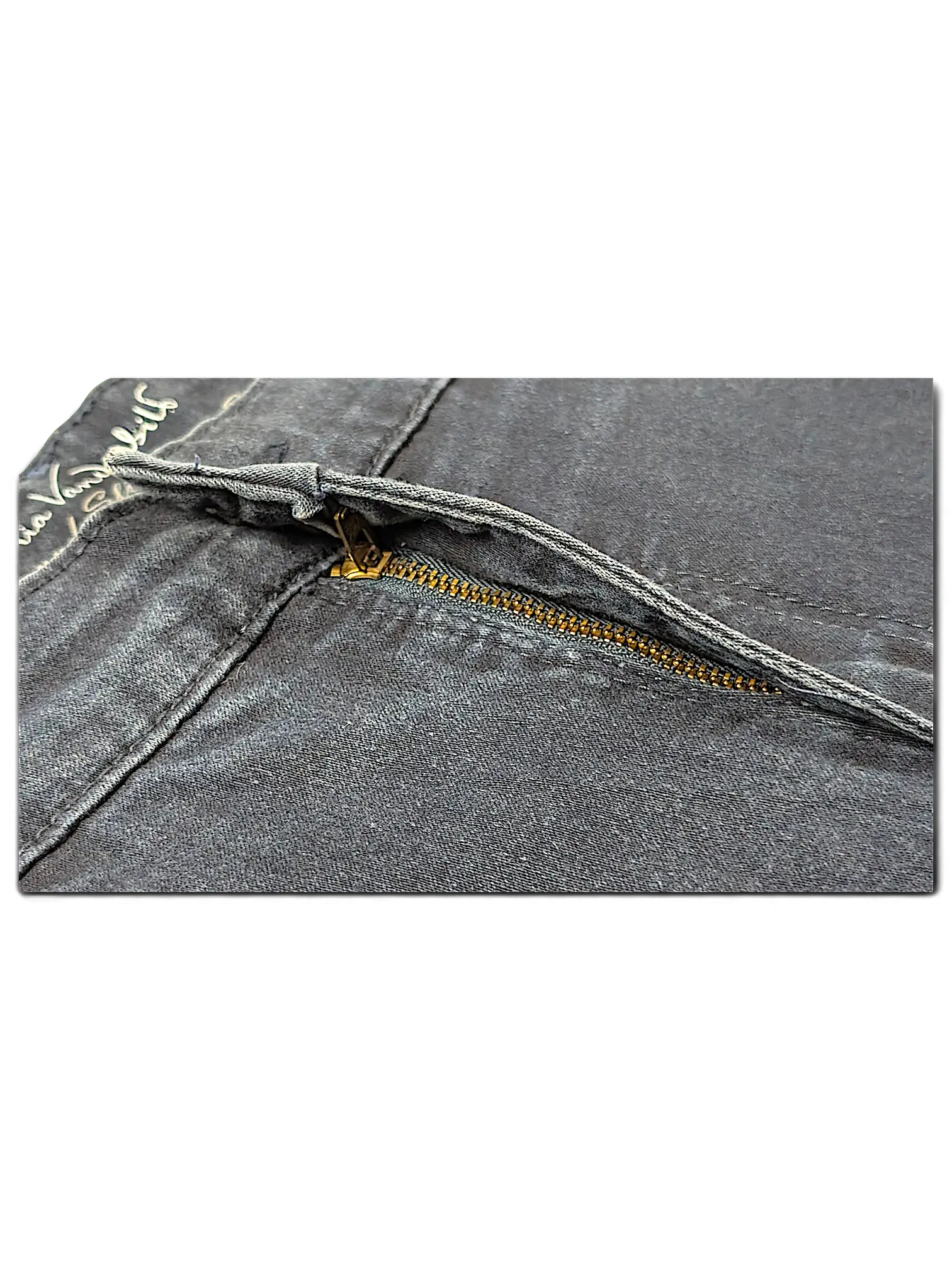 JAKE & IPI Gloria Vanderbilt Missy Bridget slim leg jeans in charcoal grey with a metal zipper fly detail