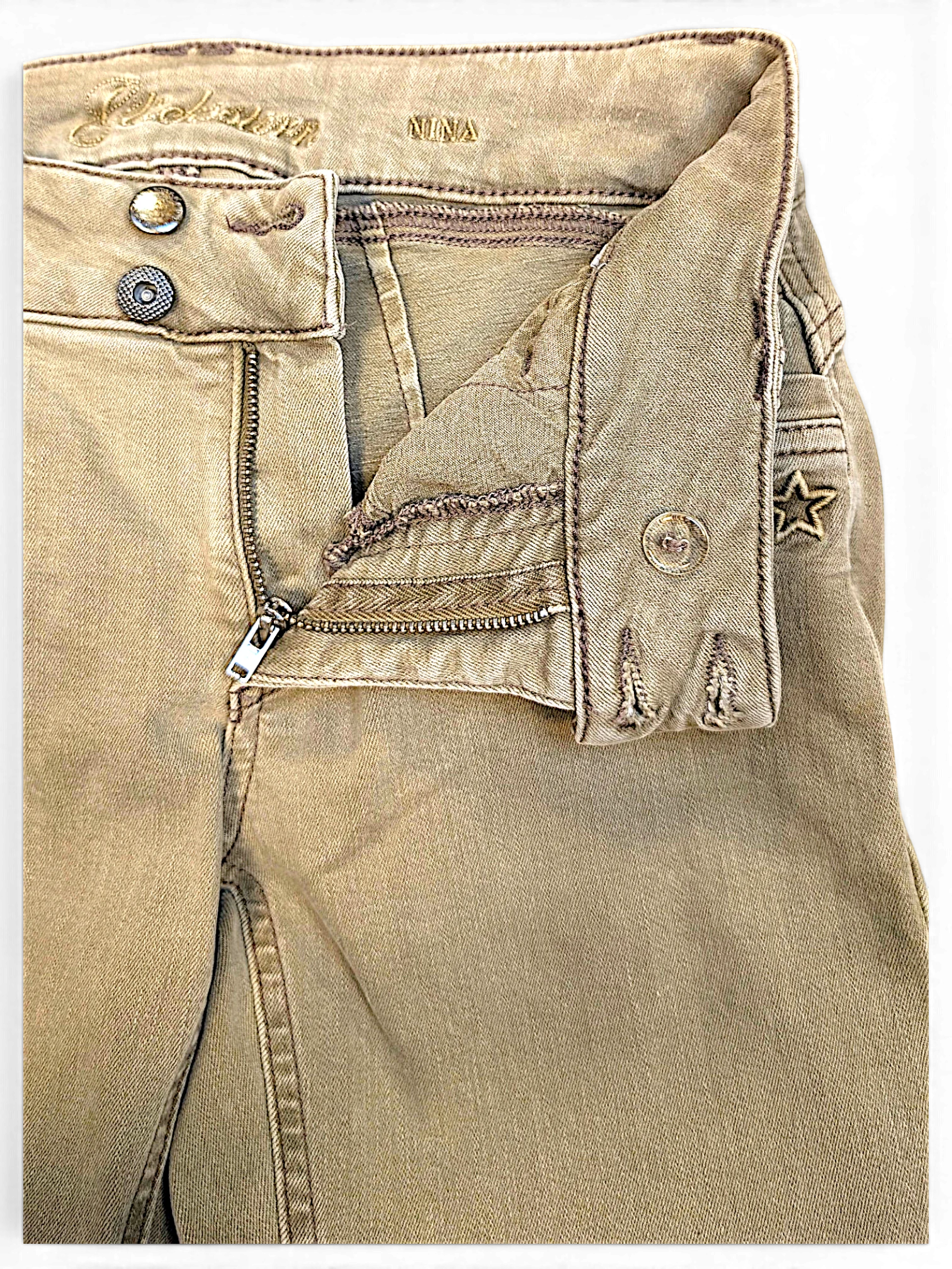 JAKE & IPI Glücksstern light brown casual trousers with a distressed finish, button fly, and star detail.