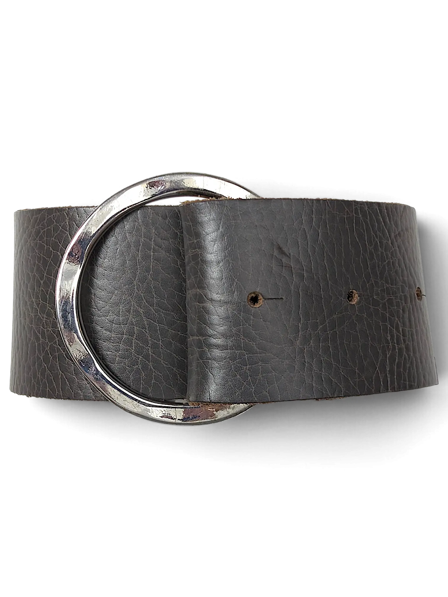 JAKE & IPI Street One grey leather belt featuring a large silver-tone circular metal buckle