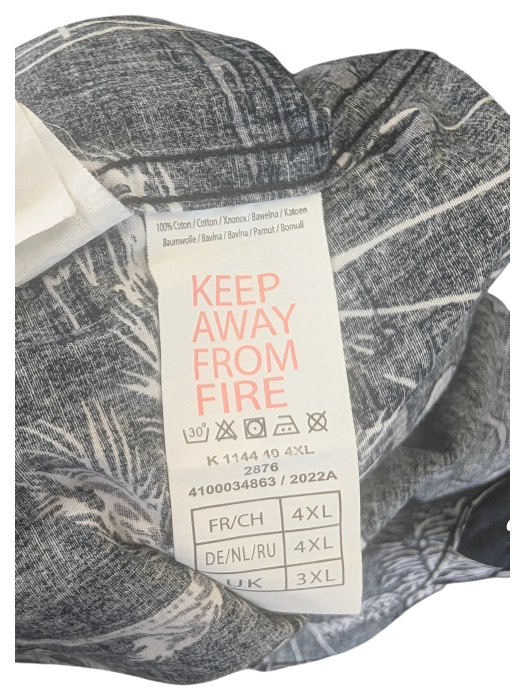 JAKE & IPI Atlas For Men Hawaiian shirt care label showing 100% cotton material and size 4XL details