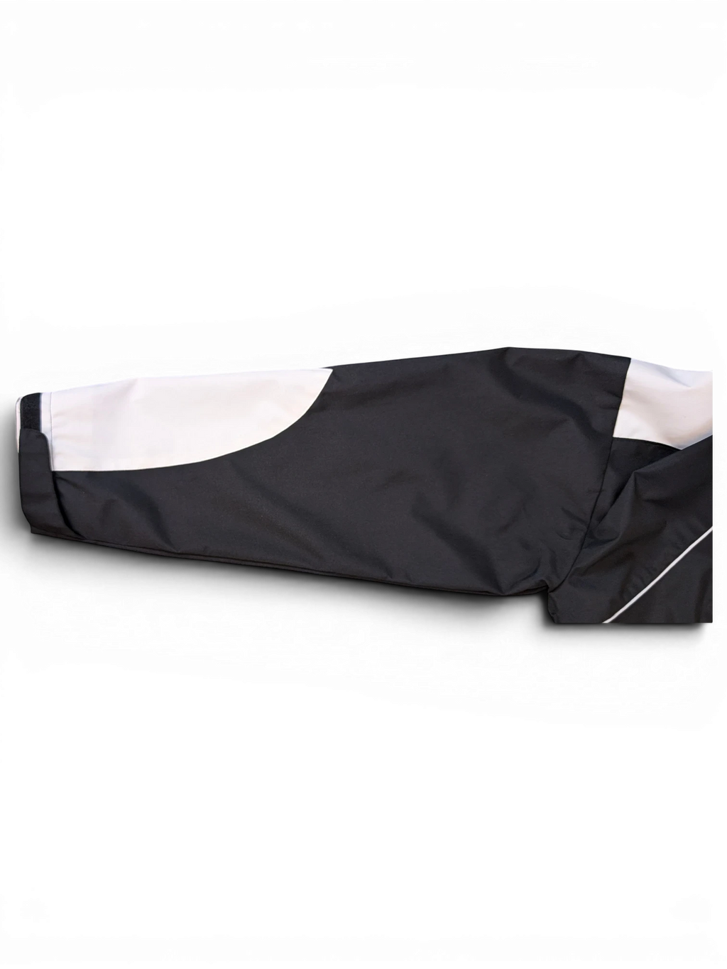 JAKE & IPI IBE Elenyor jacket sleeve in black and white technical fabric with contrast panel detailing