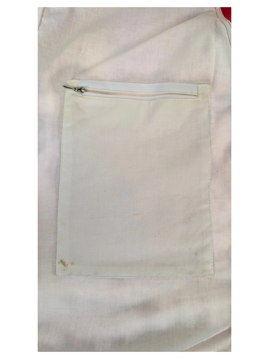 JAKE & IPI IBE Toyota club white fabric pocket with a top zipper closure