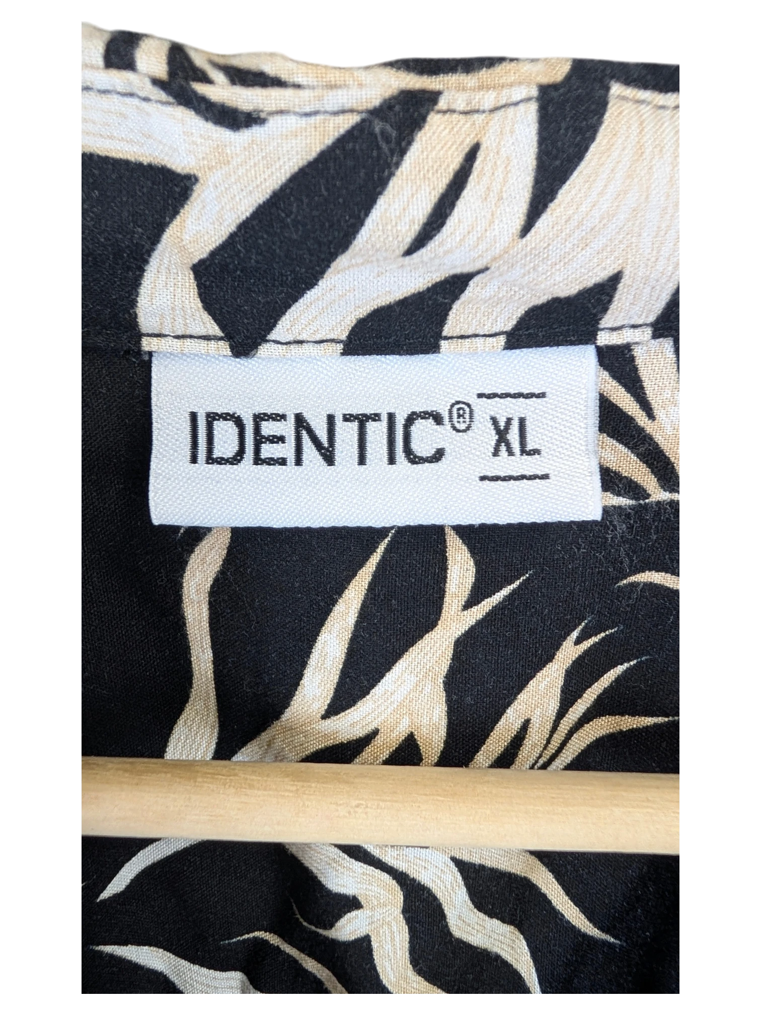 JAKE & IPI Identic Hawaiian shirt featuring a black and beige tropical leaf print with an XL size label
