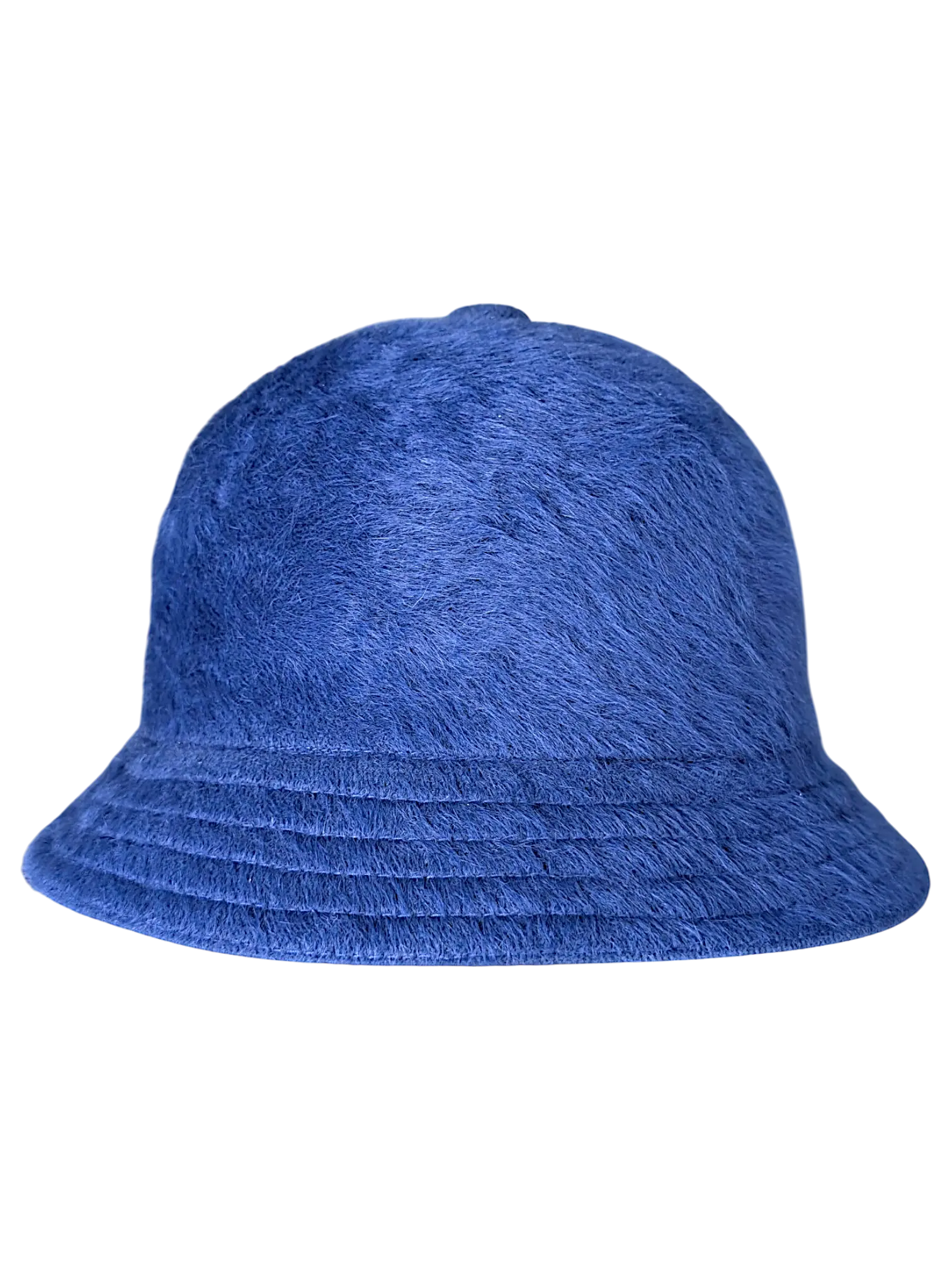 JAKE & IPI Kangol Fugora -pörröinen sininen ämpärihattu, jossa on klassinen lieri ja pehmeä tekstuuri.