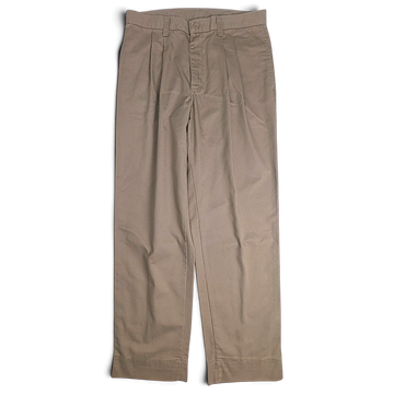 JAKE & IPI pre-owned Lee Performance Khakis in beige with a double-pleat front and relaxed straight leg fit.