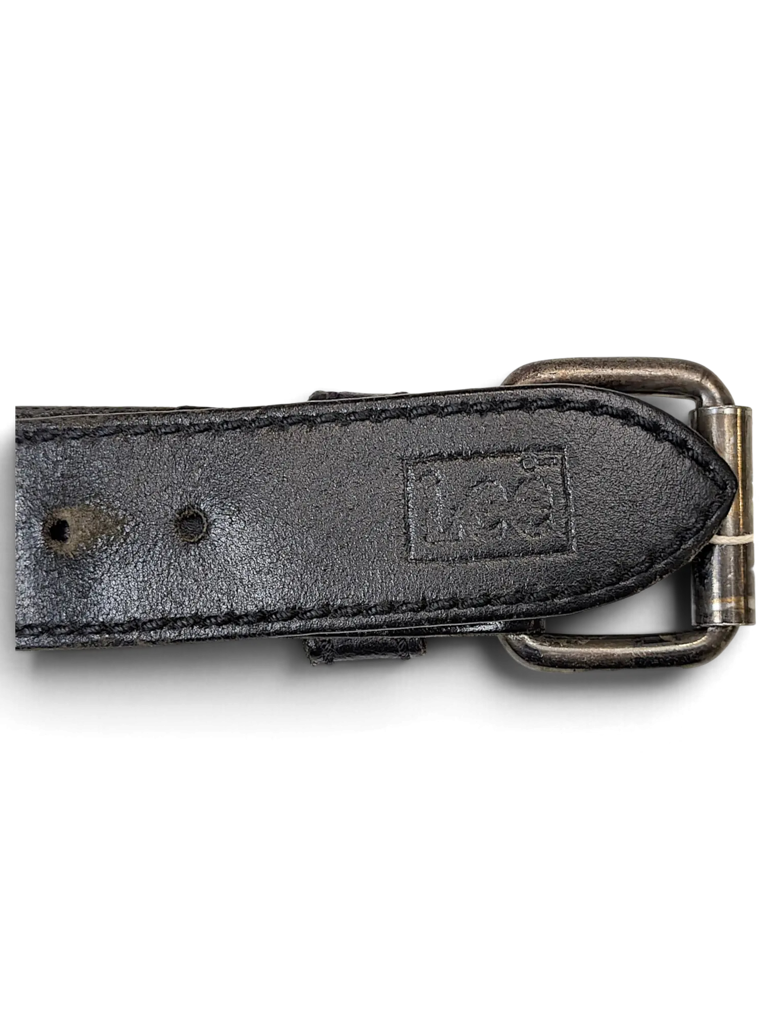 JAKE & IPI Lee black leather belt featuring a sturdy metal buckle and embossed brand logo on the strap tip